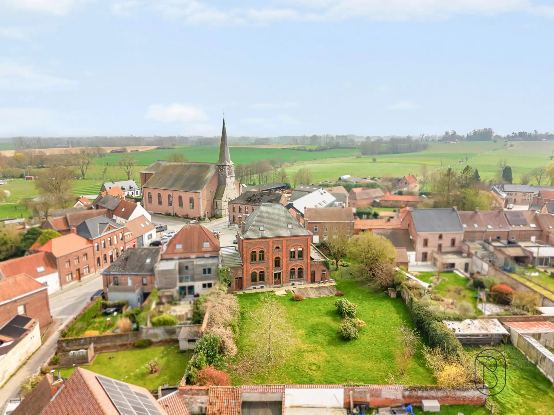 Imposante notariswoning met prachtige tuin! foto 14