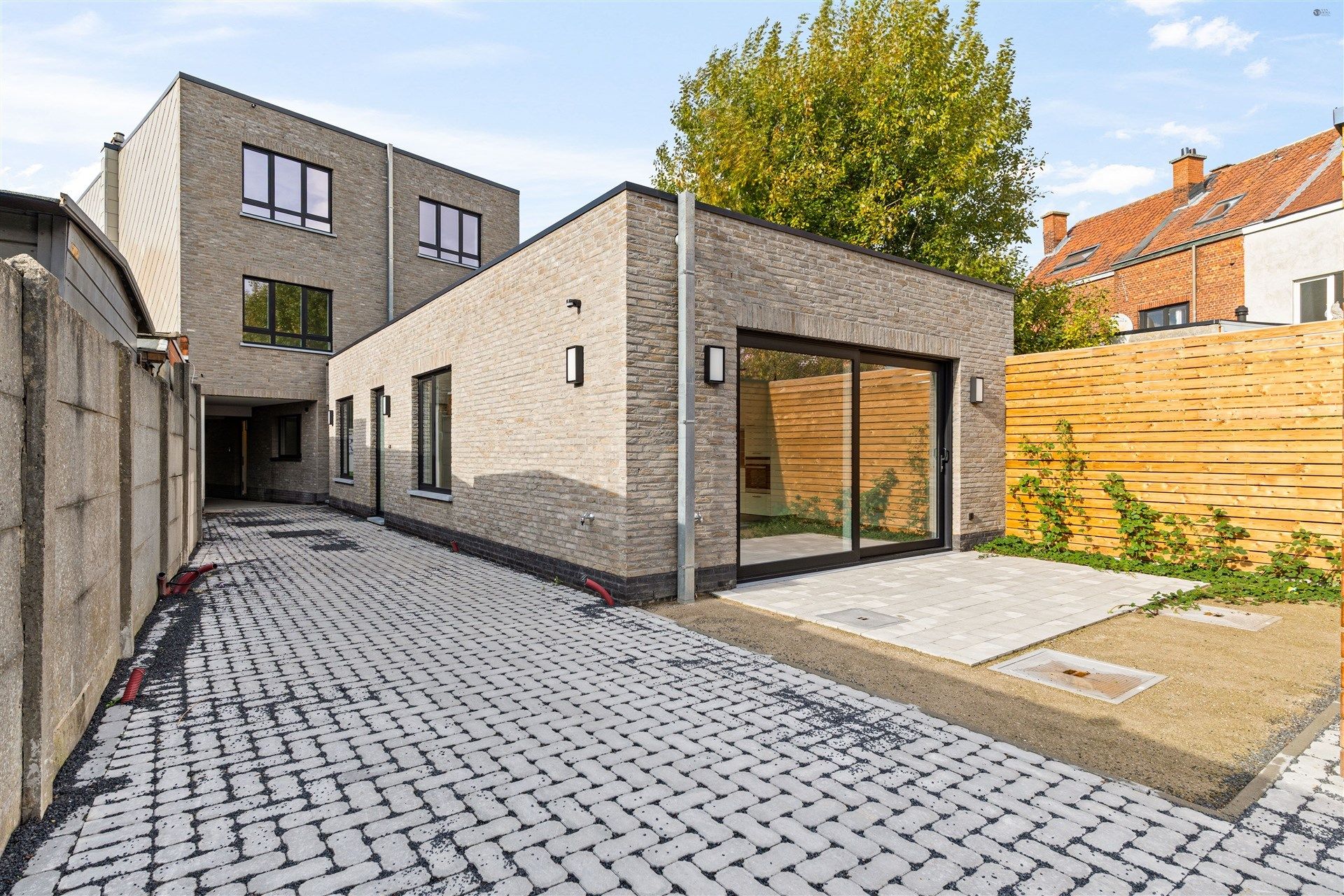 Top gelegen appartementsgebouw foto 6