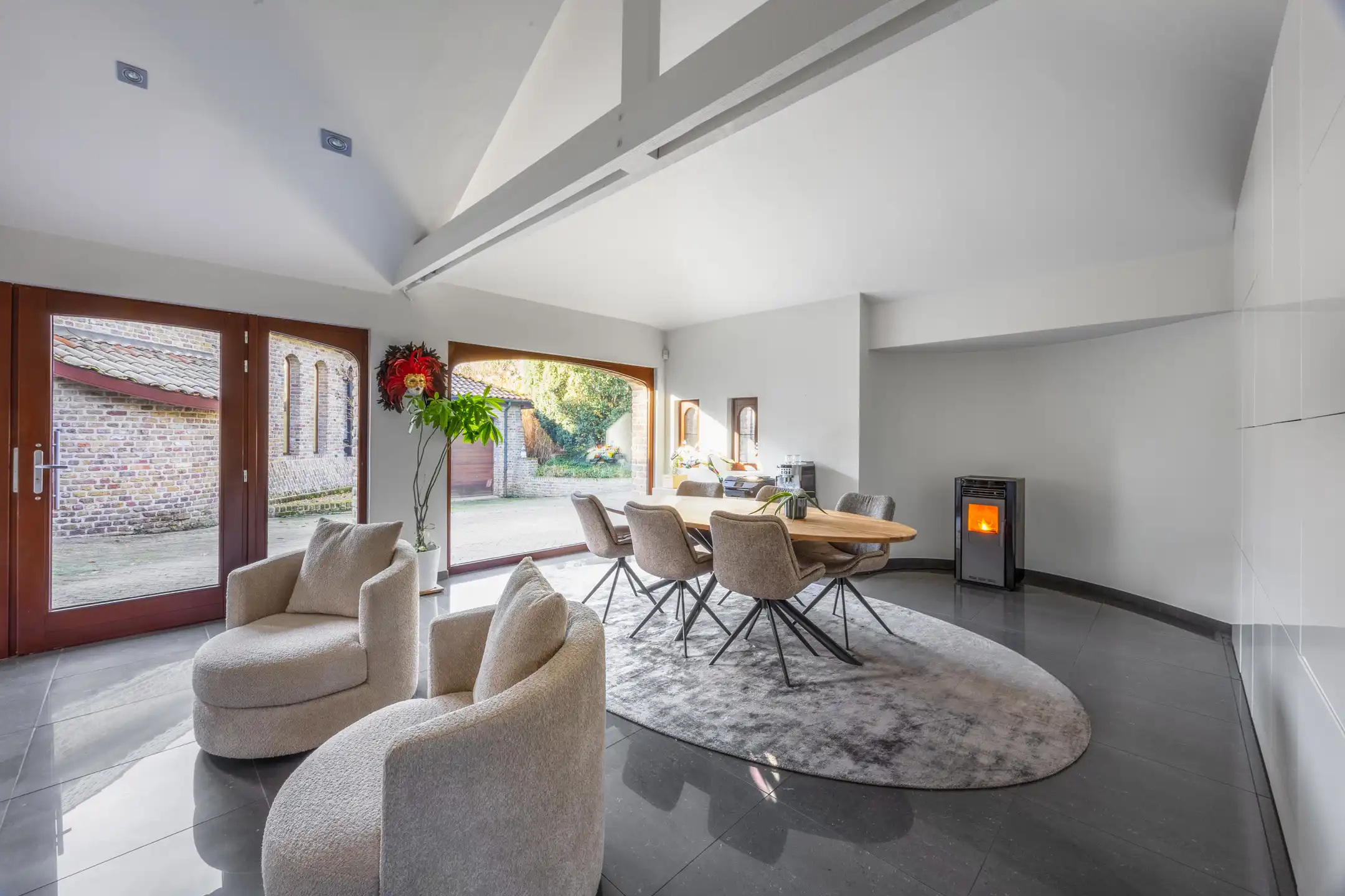 Unieke woning met prachtige tuin en veel privacy foto 18