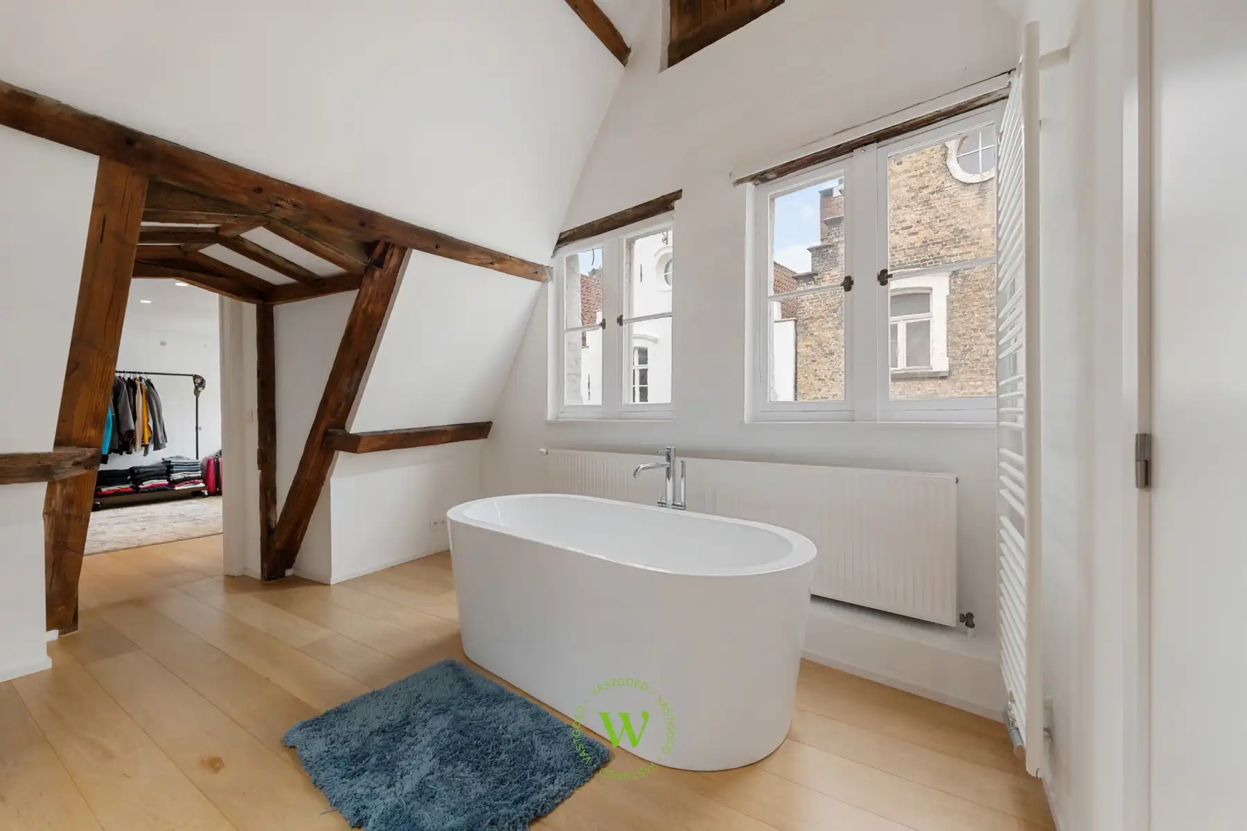 Karaktervolle bel-étagewoning op een toplocatie in Brugge. foto 22
