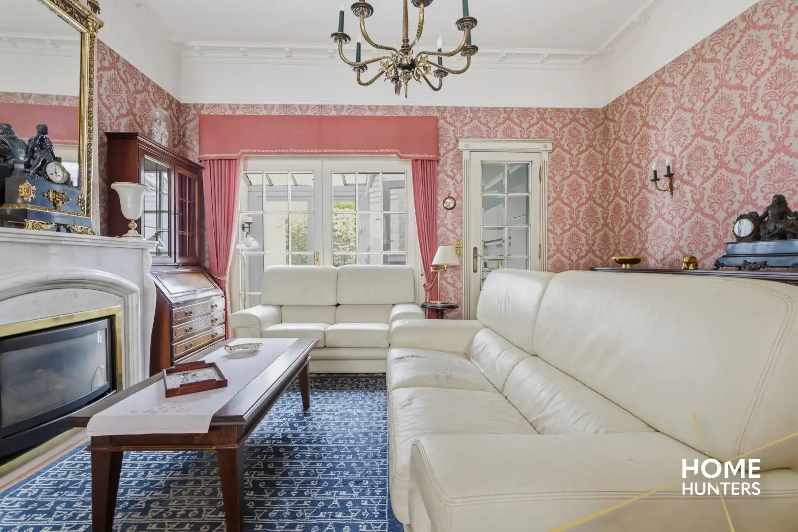 Karaktervolle stadswoning met 5 slaapkamers, ruime garage en tuin nabij de Leie in Wervik foto 6