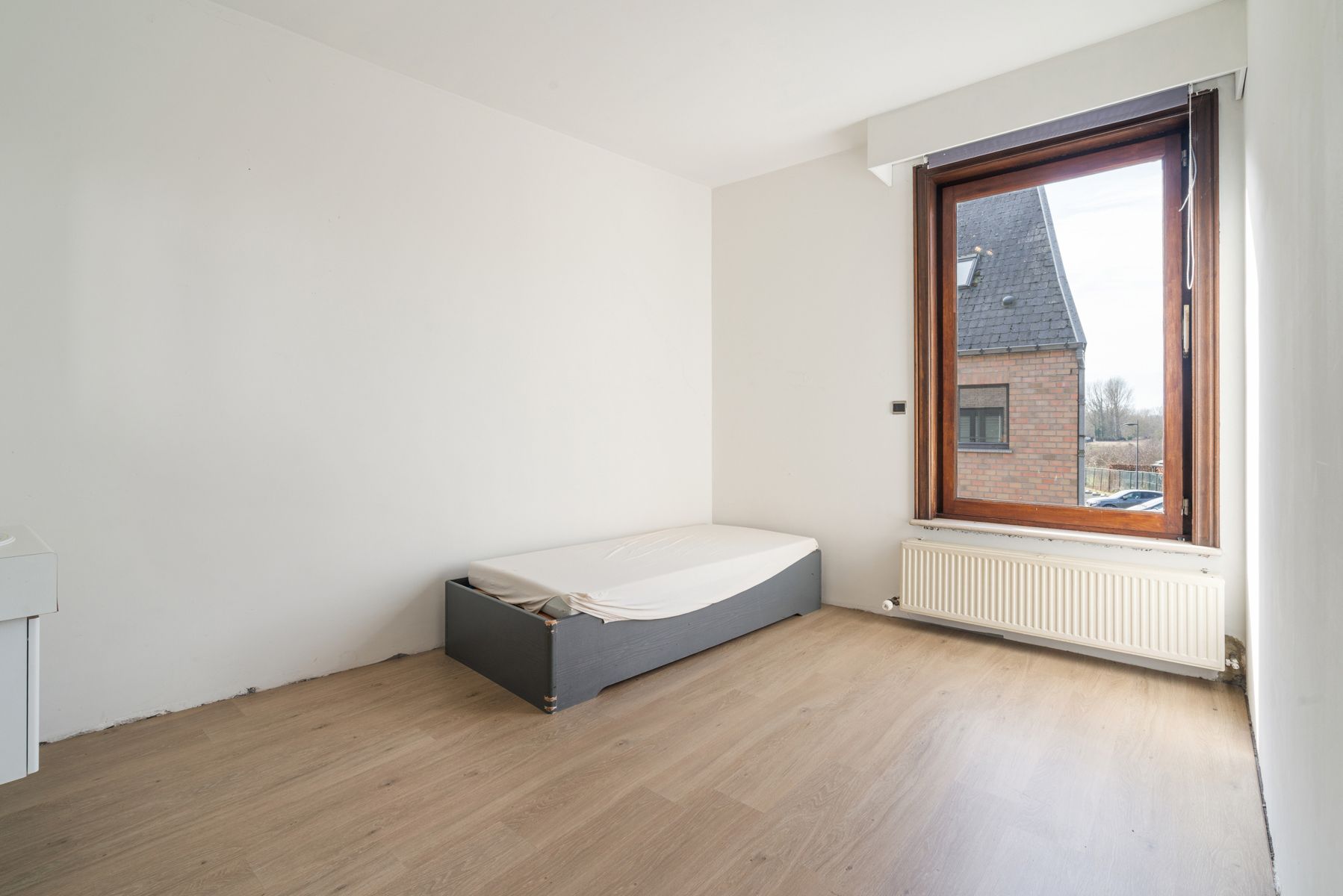 Kantoor met woning te Denderhoutem. foto 20
