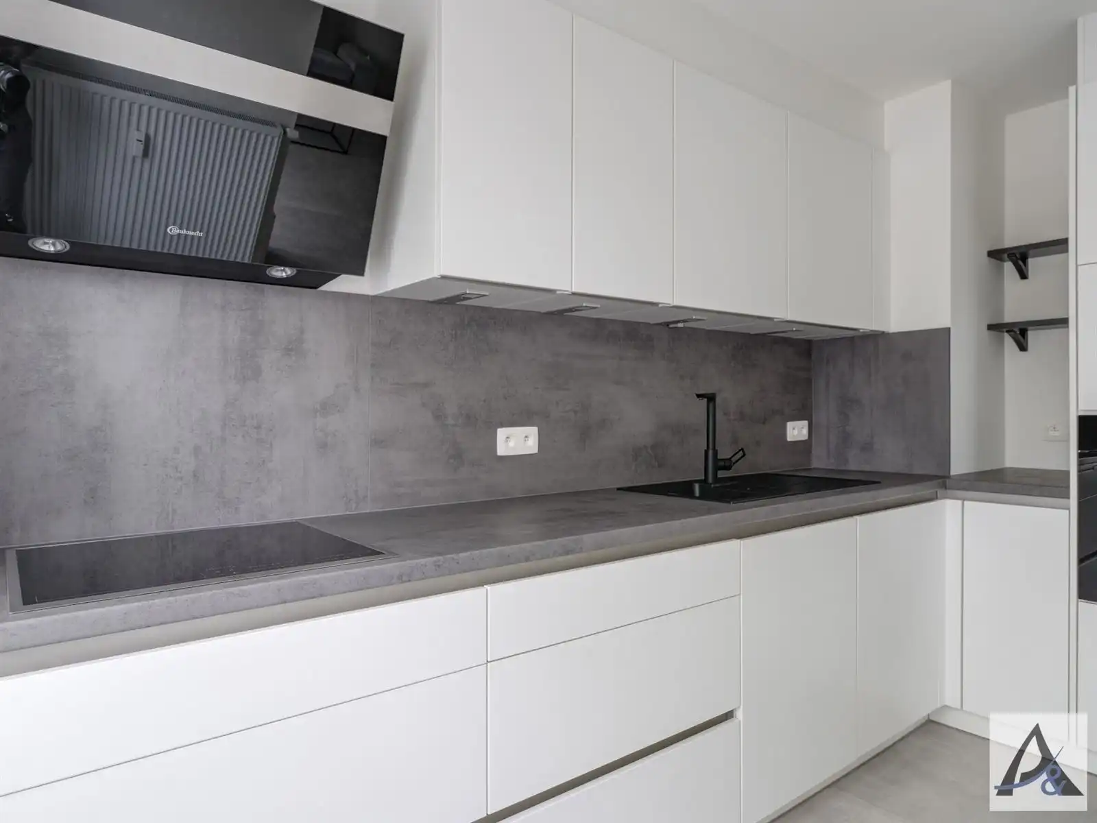 Instapklaar gelijkvloers appartement in hartje Bilzen met garage foto 11