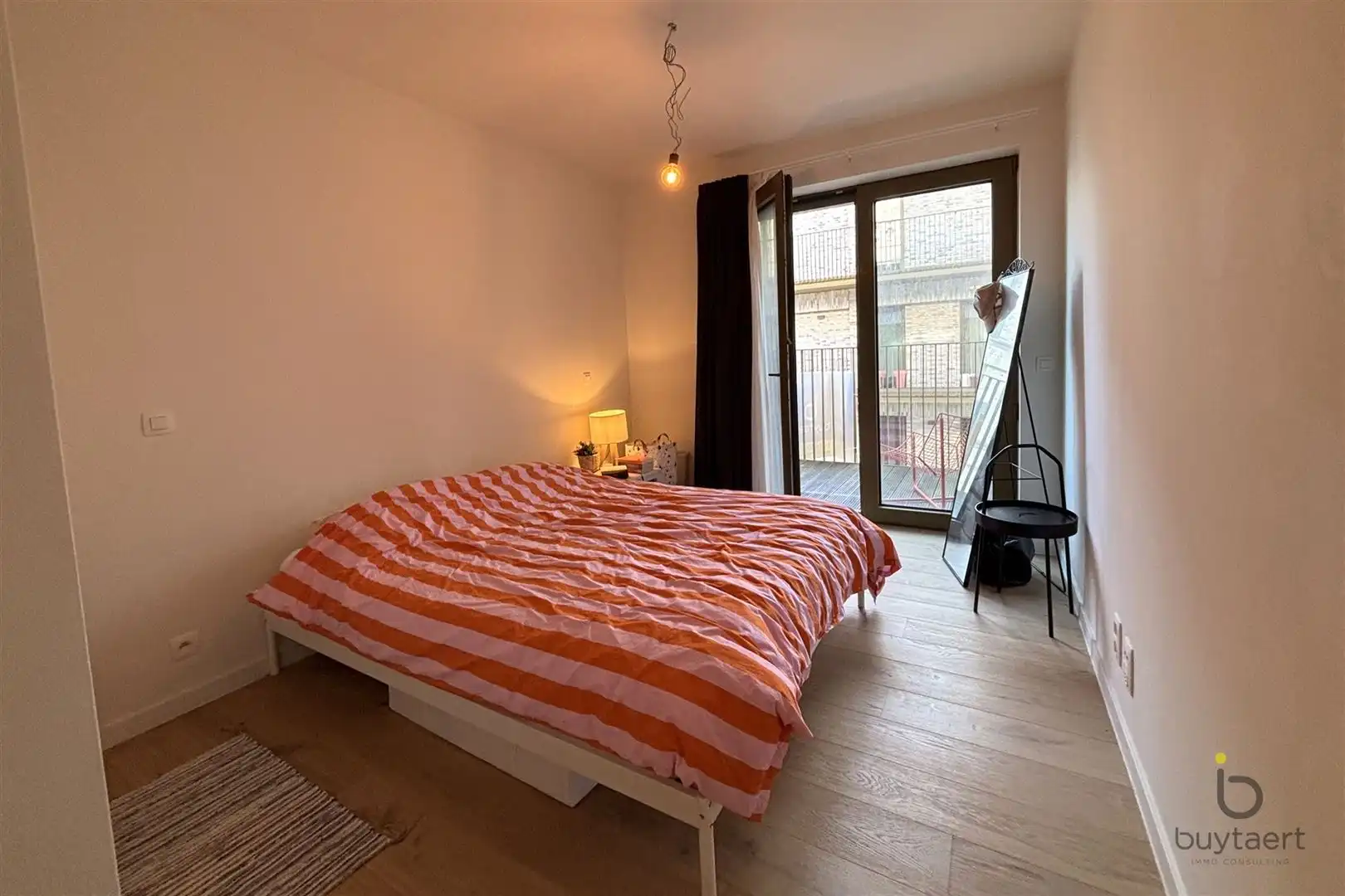 Stijlvol 1-slaapkamer appartement met terras en zicht op Kempisch Dok foto 7
