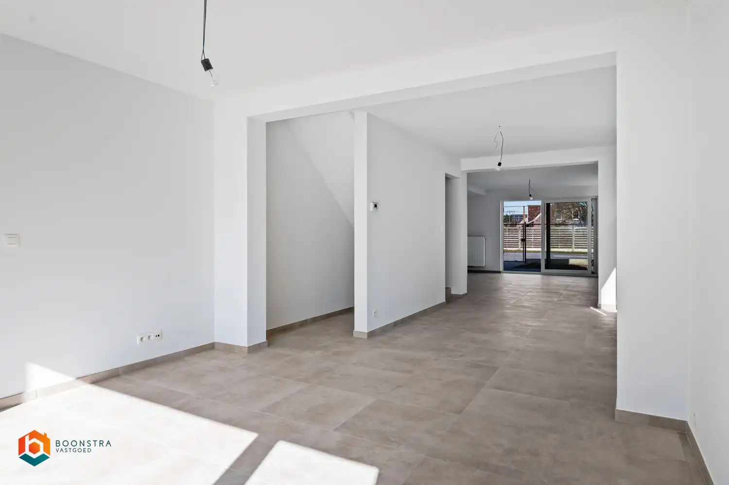 Gerenoveerde woning met 3 slpkrs foto 3