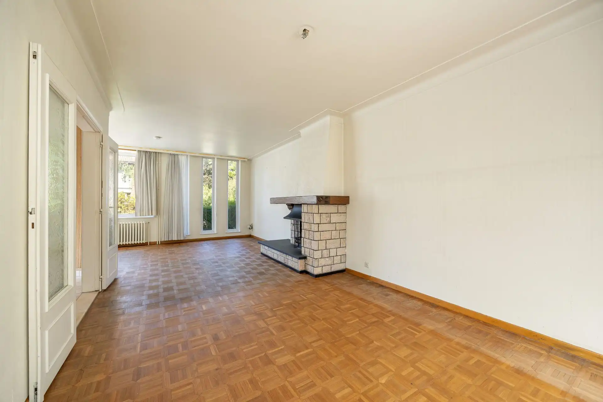Ruime halfopen bebouwing met garage en zonnige tuin foto 8