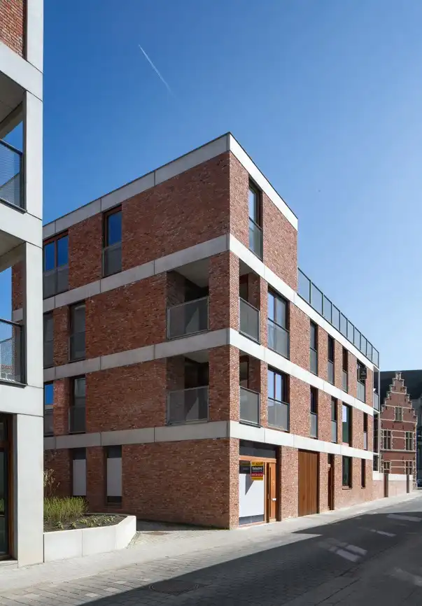LAATSTE NIEUWBOUW COMMERCIËLE UNITS IN HET HIPPE PORTIER 51 foto 11
