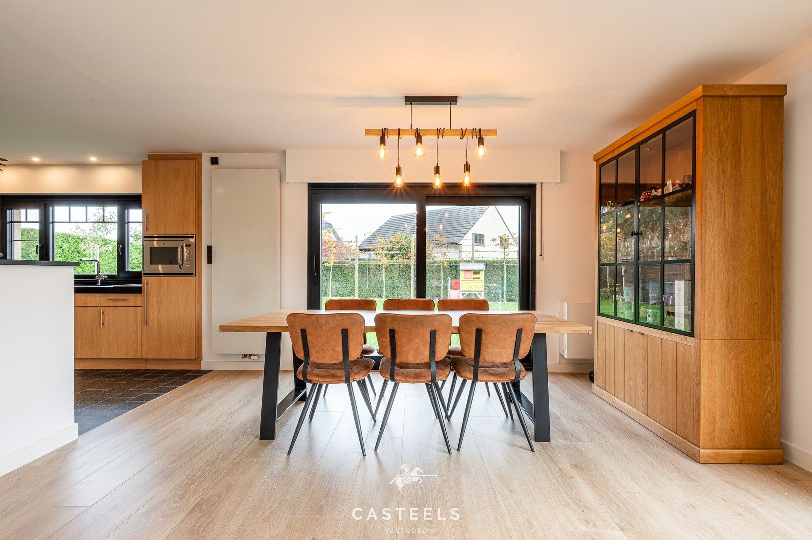 Instapklare, gerenoveerde villa met zicht op natuur te koop foto 6