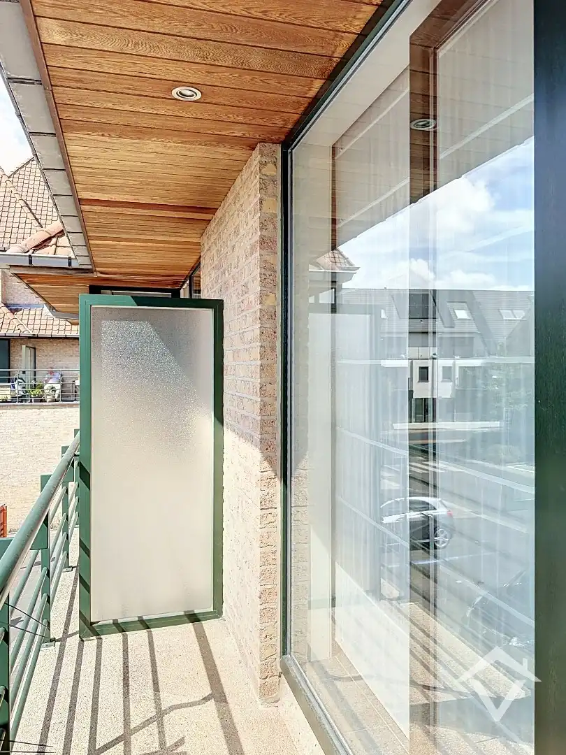 Instapklaar appartement met 2 slaapkamers, 2 bergingen en garage te Eernegem foto 14