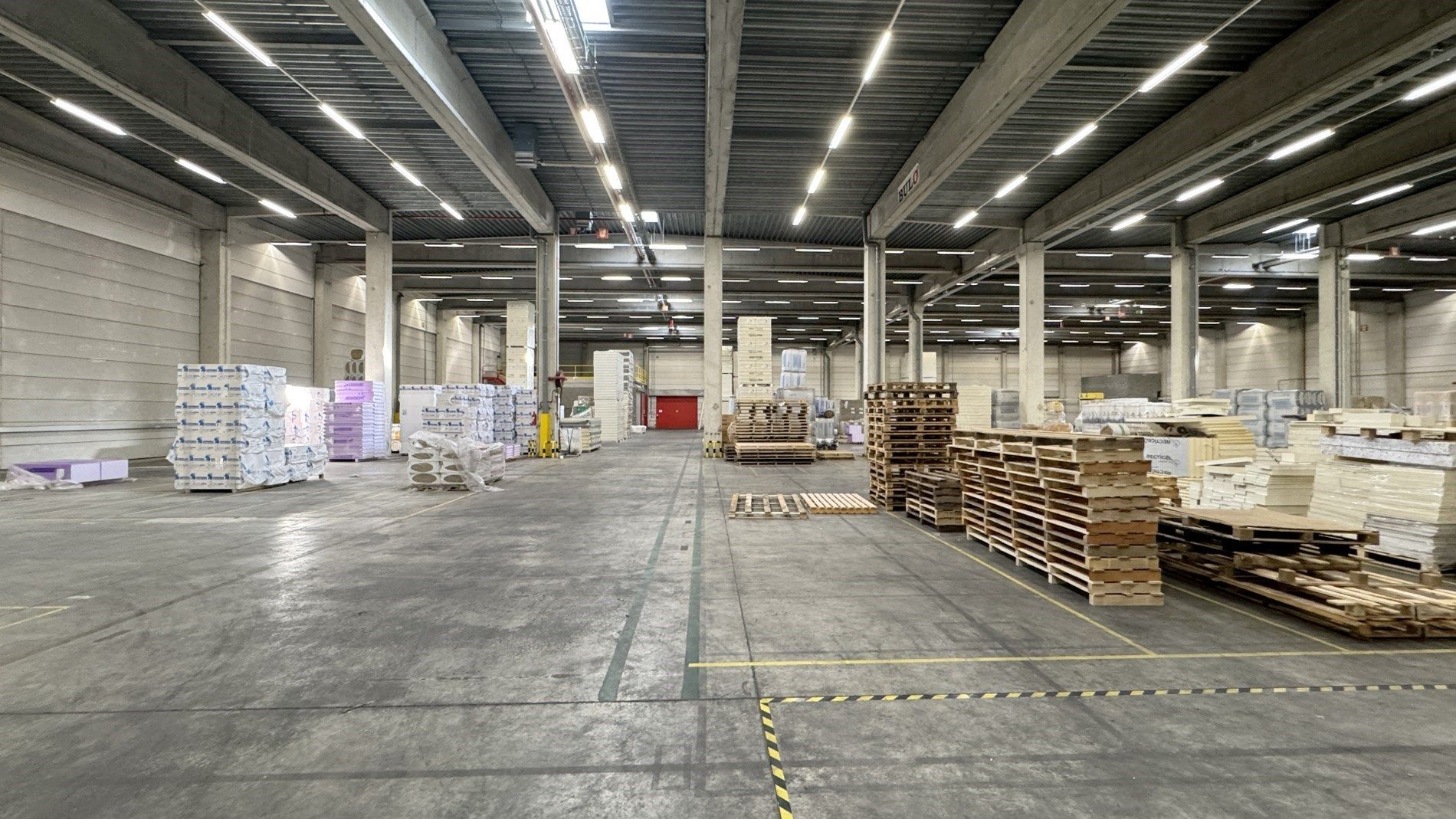 Loods met kantoor te huur nabij E19 in Mechelen foto 12