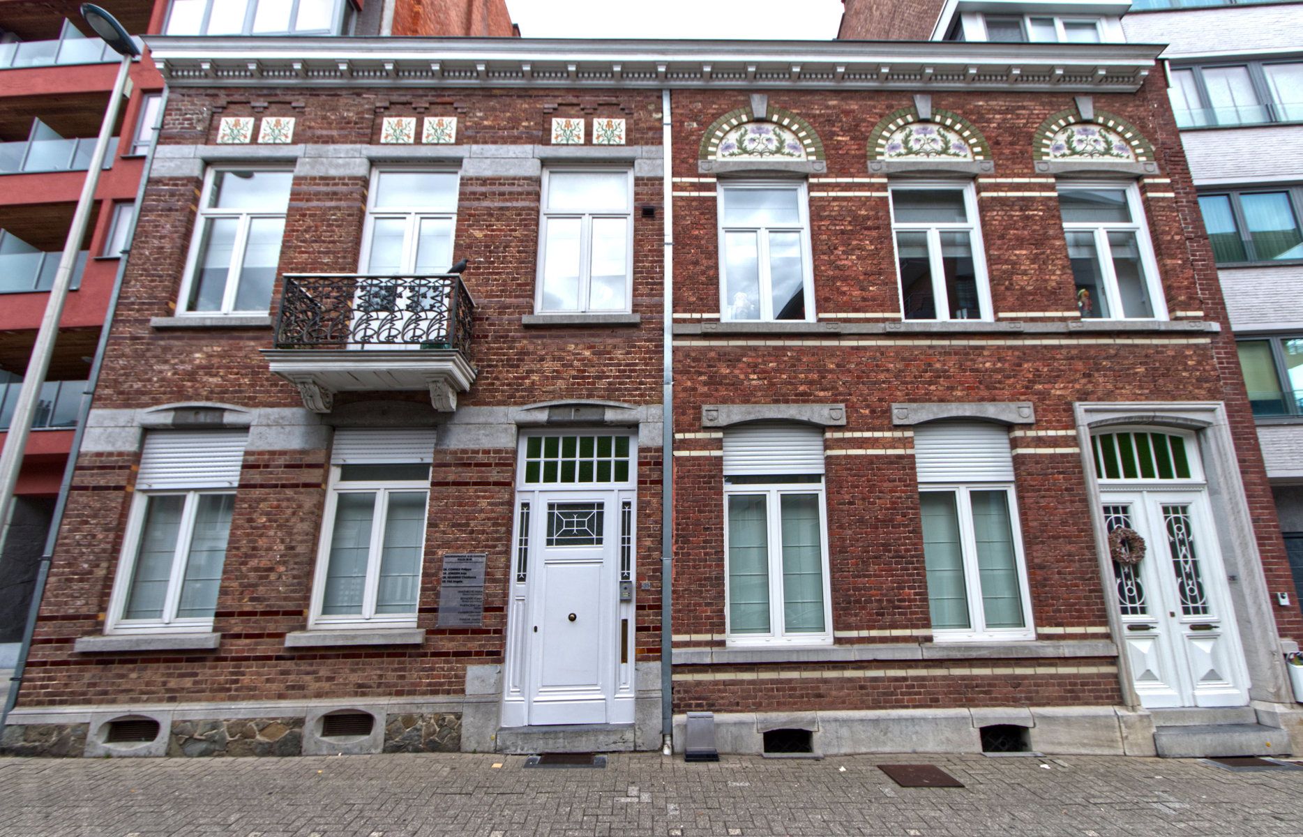 KANTOOR - 8 BURELEN - 16 tot 20 WERKPLAATSEN - PARKING MOG. foto {{pictureIndex}}