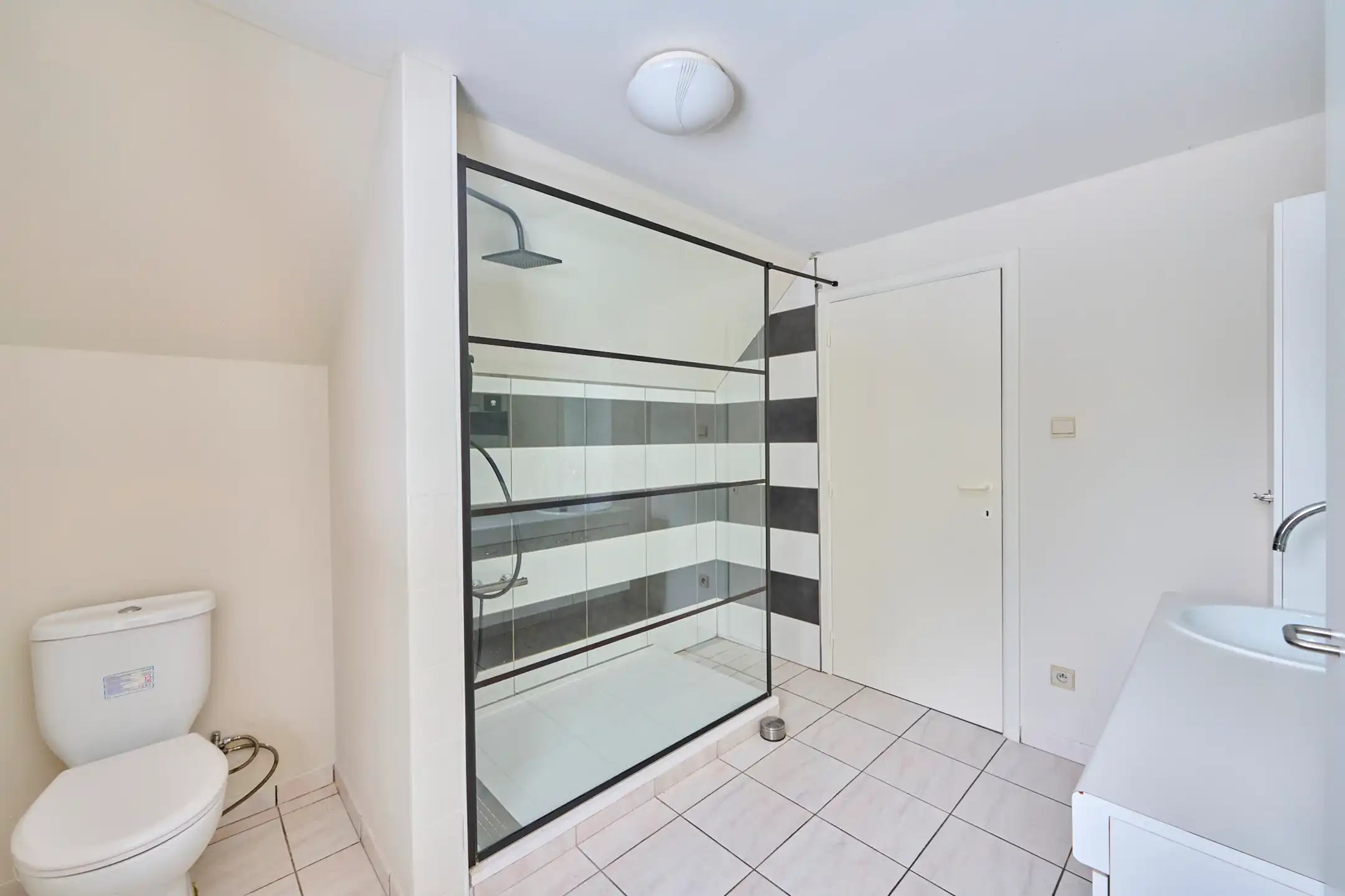 Zeer ruime en eigentijdse gezinswoning op 11a  foto 14