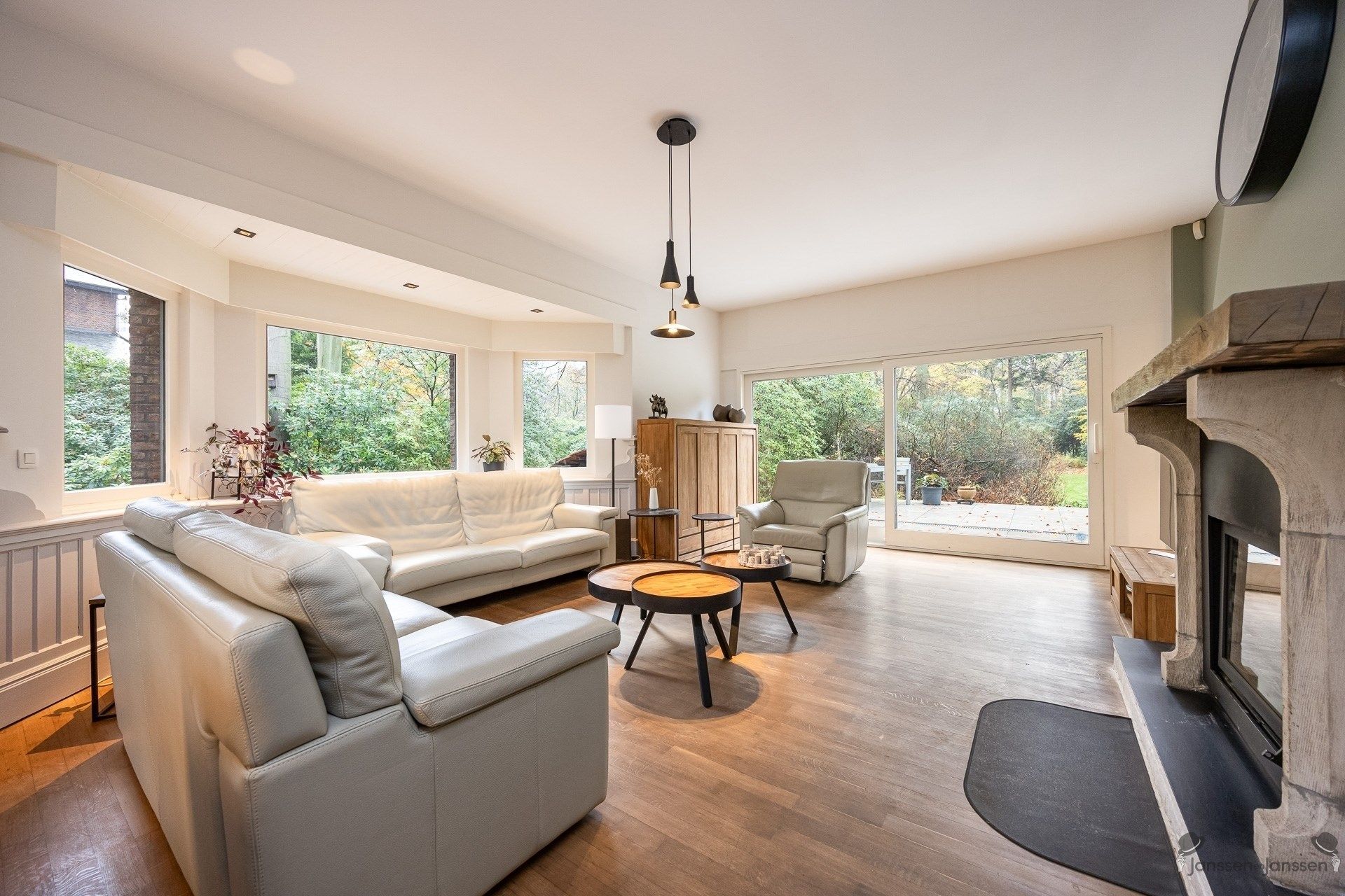 Exclusieve villa op 10.500 m² op residentiële toplocatie foto 9