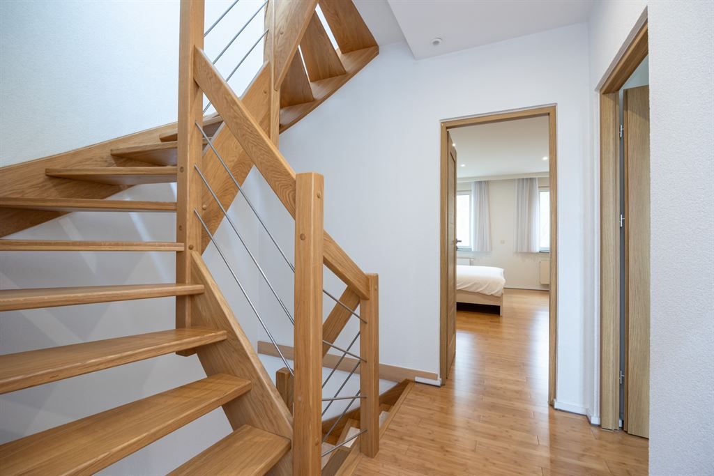 Energiezuinig gerenoveerde woning met garage foto 9