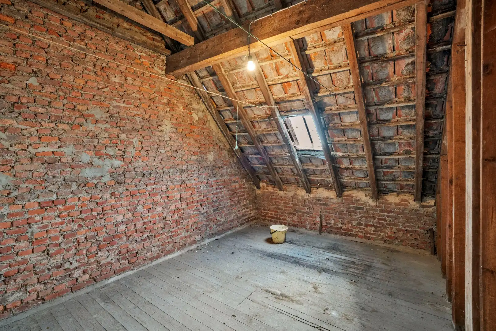 TE RENOVEREN WONING OP EEN PERCEEL VAN 559M² MET BOORDEVOL POTENTIEEL foto 17