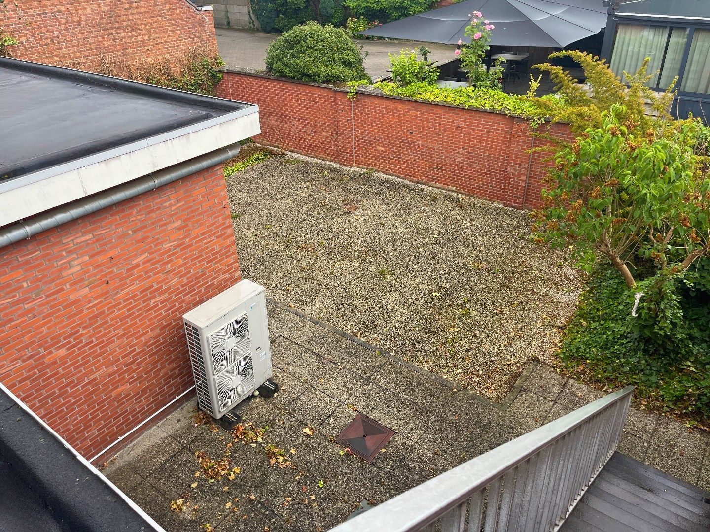Kantoorgebouw 482m² op 3a85ca met tuin en garage op commerciële topligging foto 16