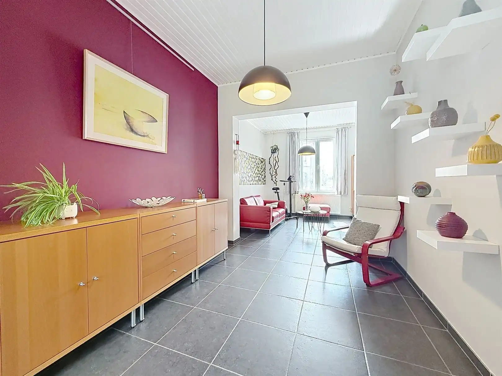 Instapklare stadwoning met koer, 2/3 slpks foto {{pictureIndex}}