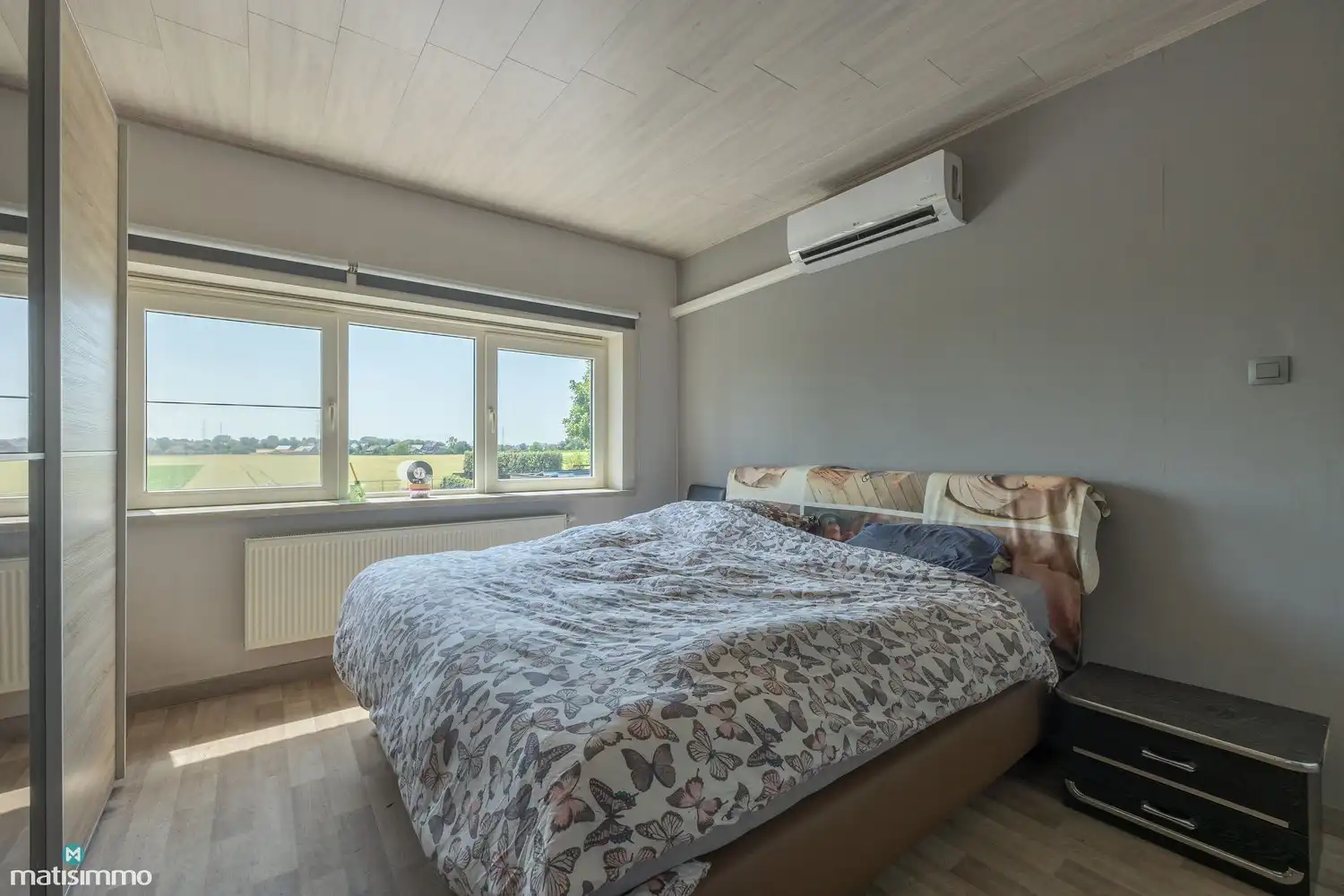 GROTENDEELS GERENOVEERDE EN ENERGIEZUINIGE GEZINSWONING MET ZUIDGERICHTE TUIN VAN 832M² EN GARAGE VAN 73 M² foto 15