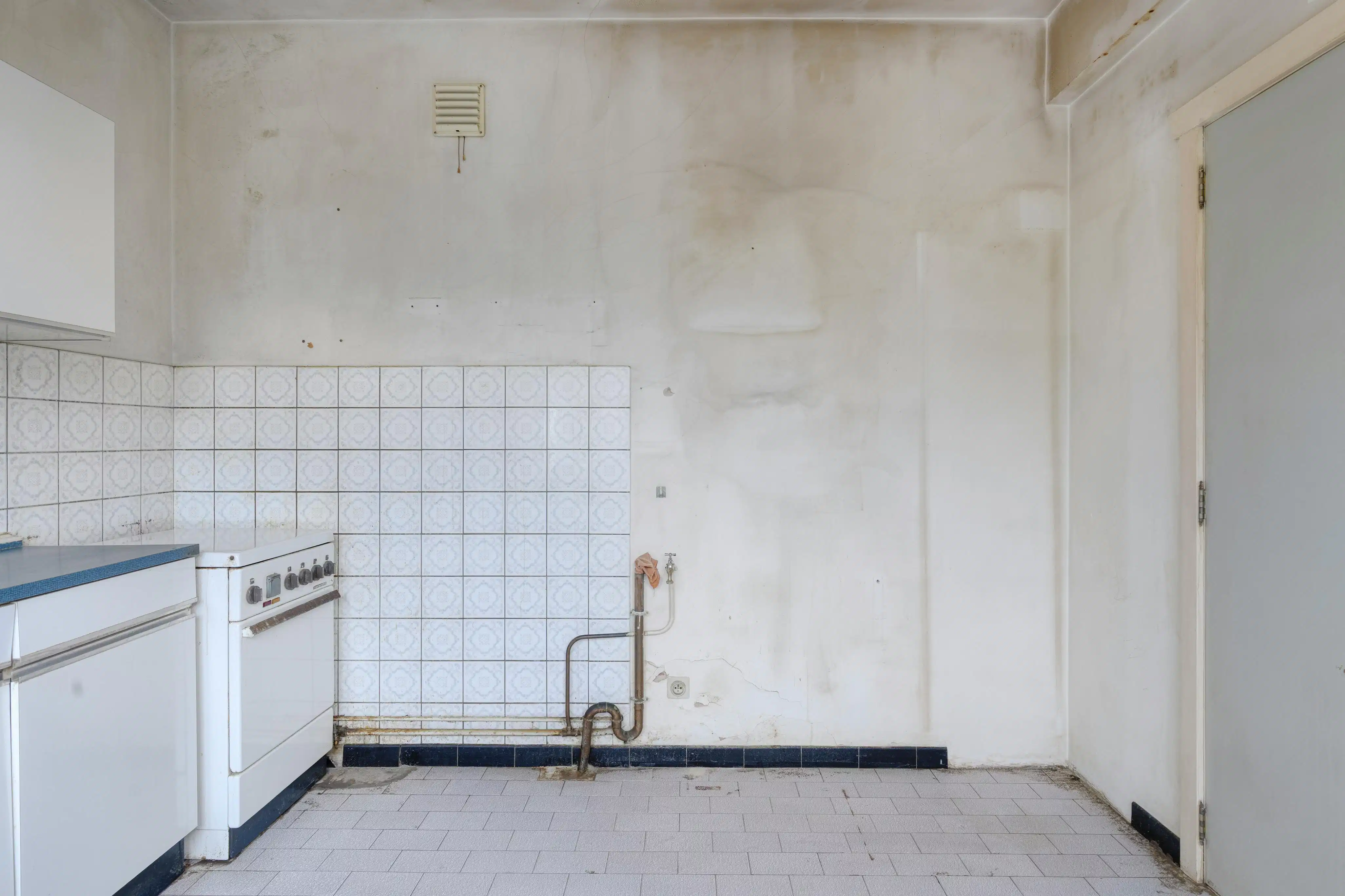 Appartement met 3 slaapkamers en parking te koop in Merksem! foto 8