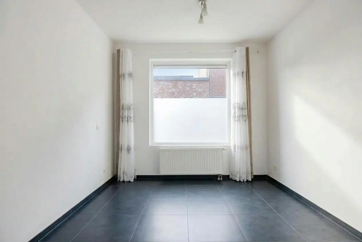 Instapklare woning met 4 slaapkamers en tuin in Ardooie foto 4