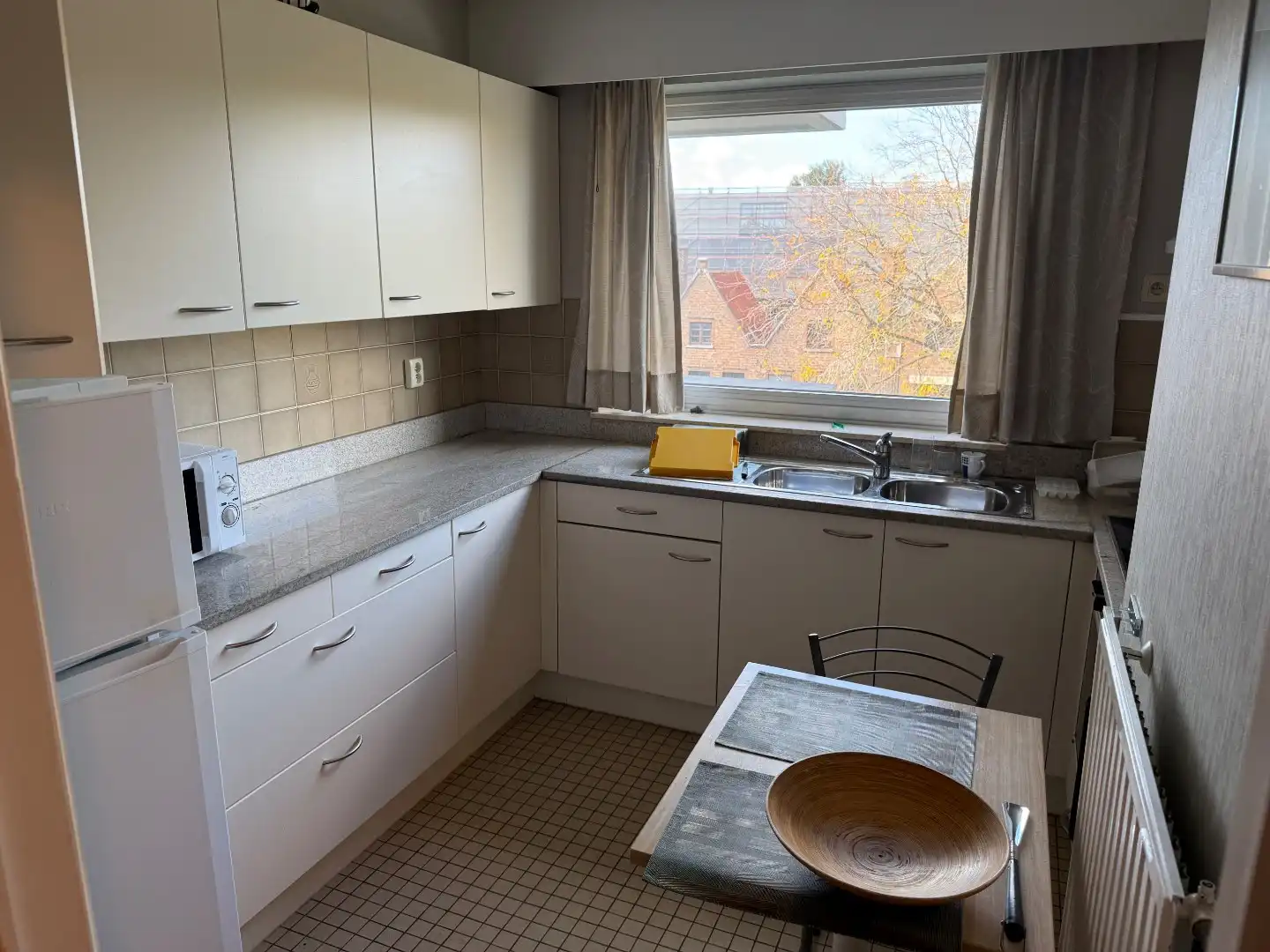 Lichtrijk appartement met zonnig terras op goede ligging te Assebroek foto 5