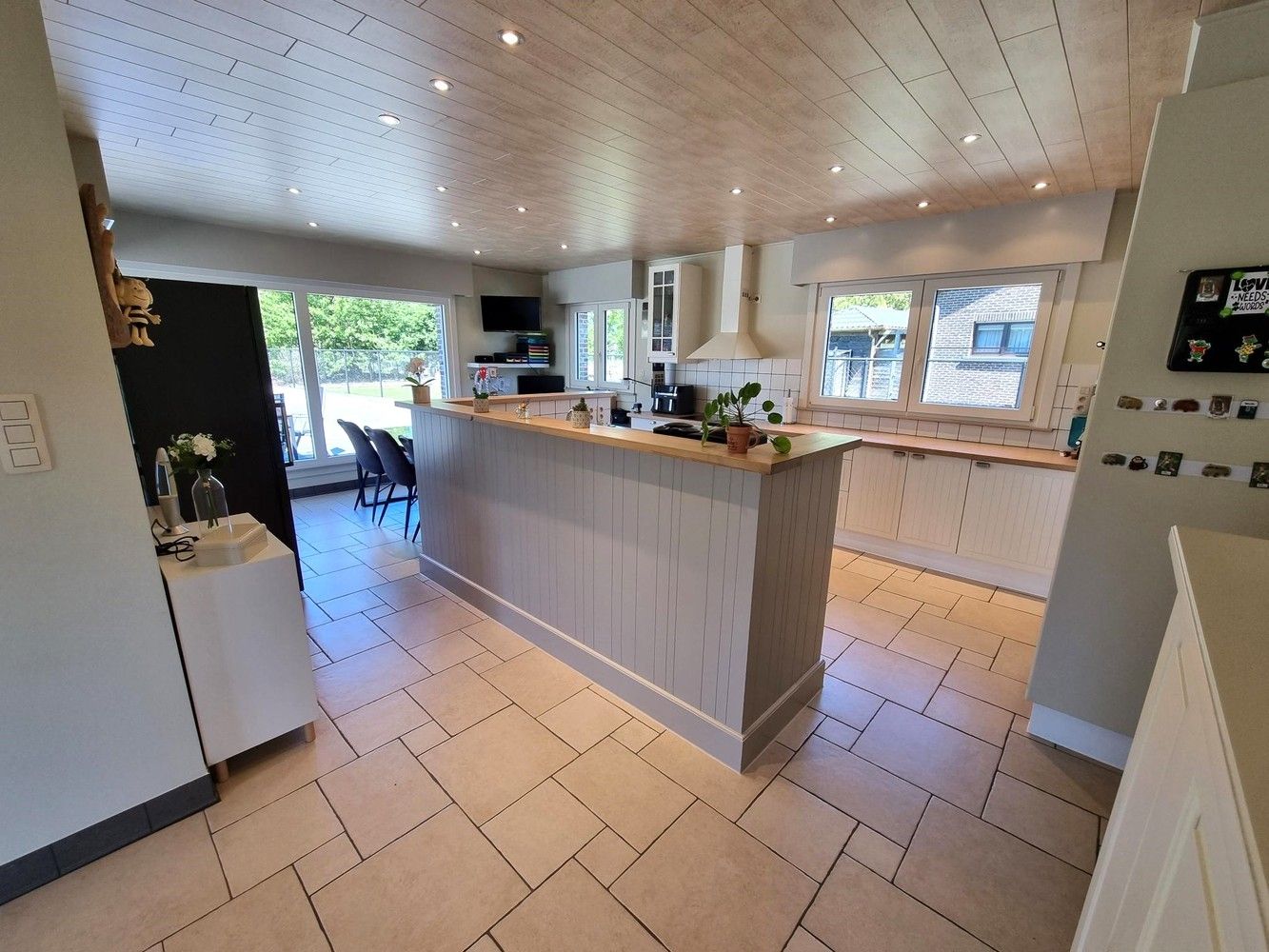 Vernieuwde woning, zeer rustig gelegen met 3 slaapkamers.  Extra kamers mogelijk dankzij de ruime zolder. foto 7