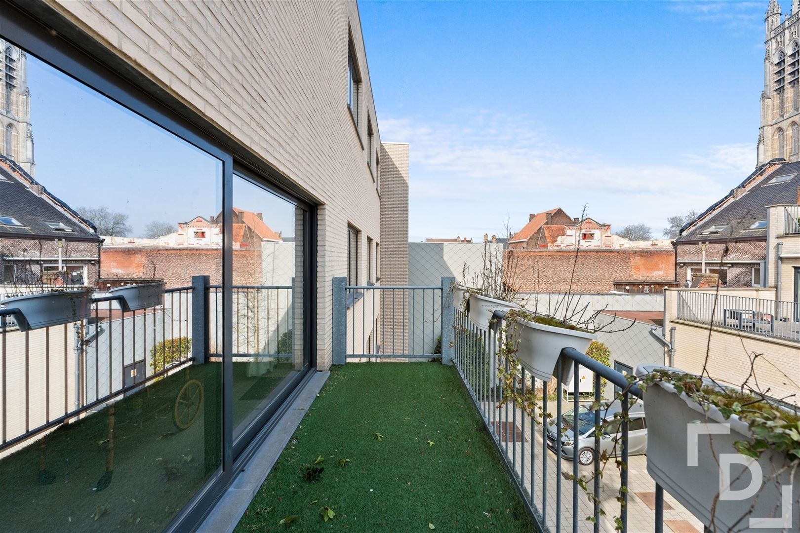 Zeer ruim appartement op toplocatie te koop in Ieper foto 9