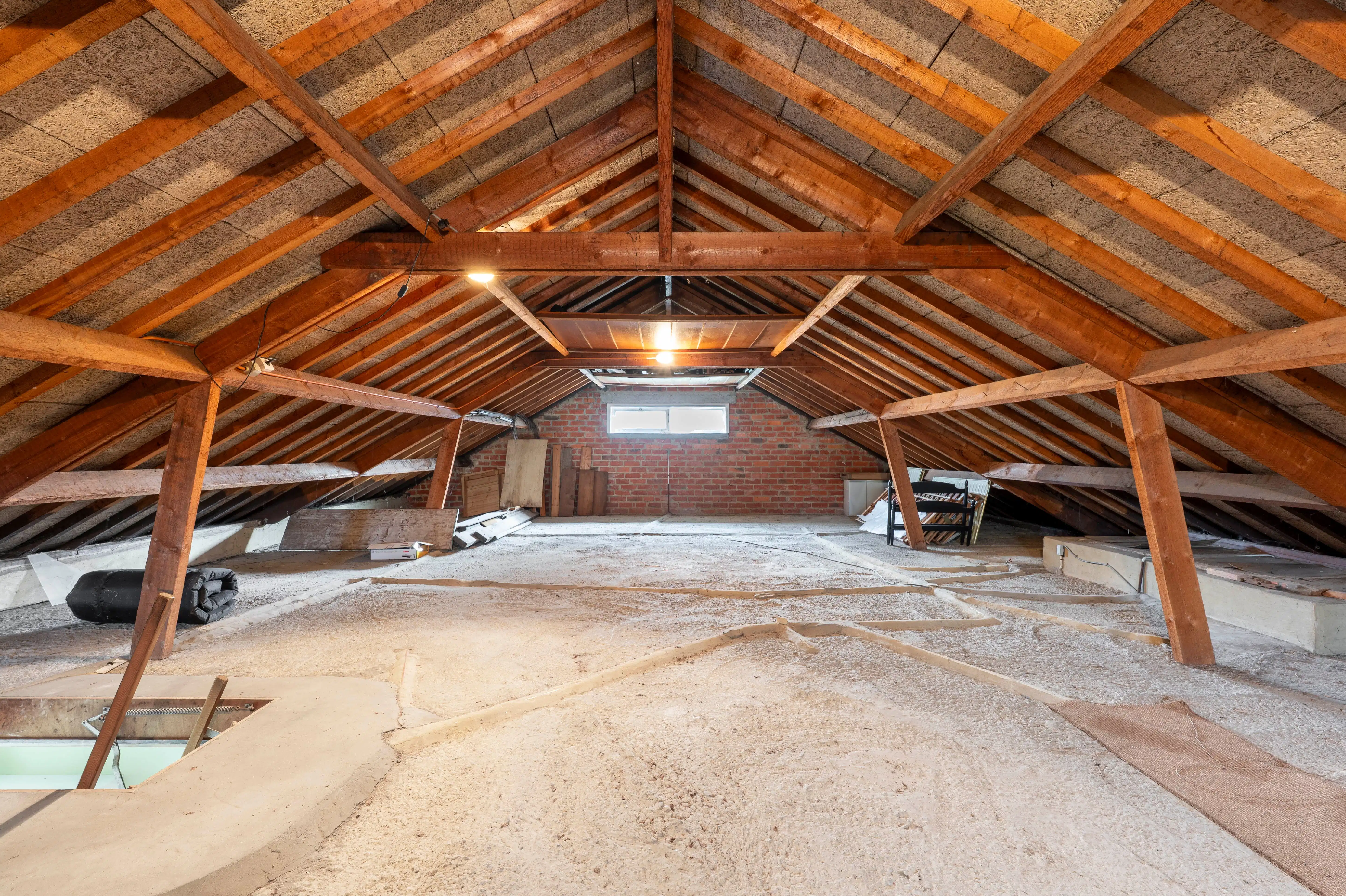 Te renoveren laagbouwvilla in een gegeerde wijk in Ekeren! foto 17