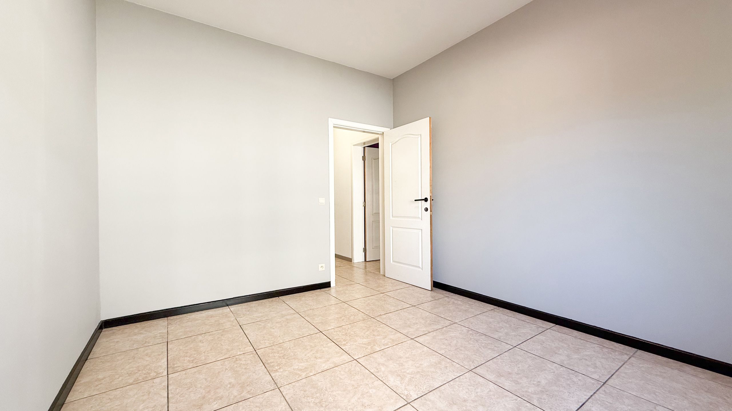 Gelijkvloerse appartement met 2 slaapkamers te HZ! foto 13