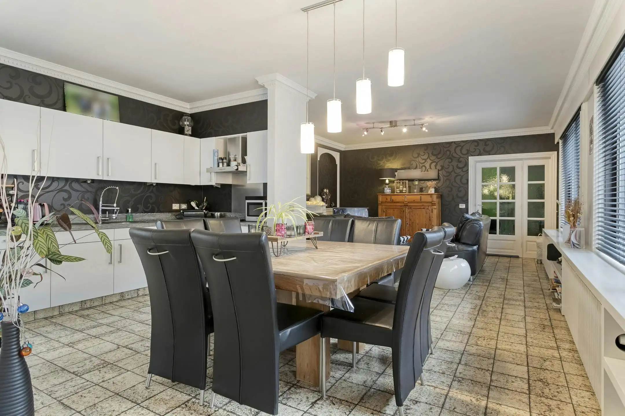 Handelspand met woonst te koop in centrum Menen foto 8