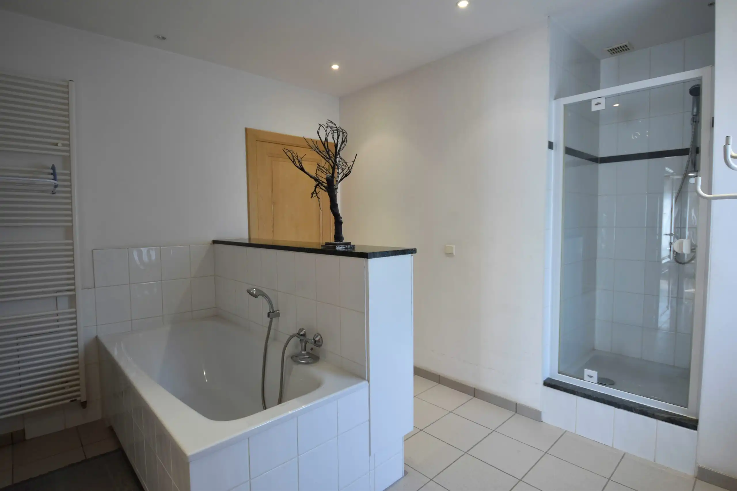 Stijlvolle bungalow met een prachtige tuin in het rustige Kieldrecht. foto 13