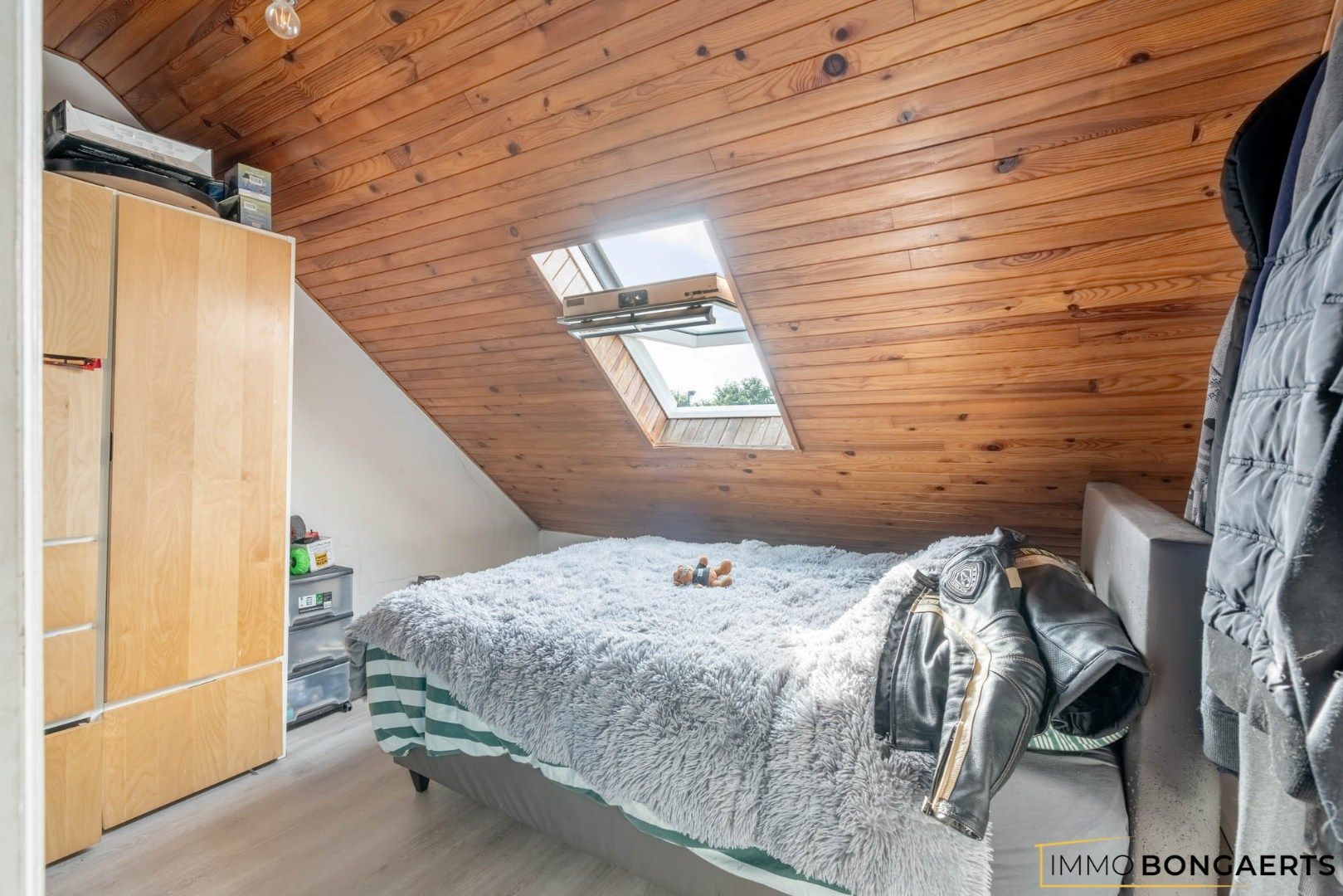 Rustig gelegen te renoveren woning op een uitzonderlijk perceel foto 29
