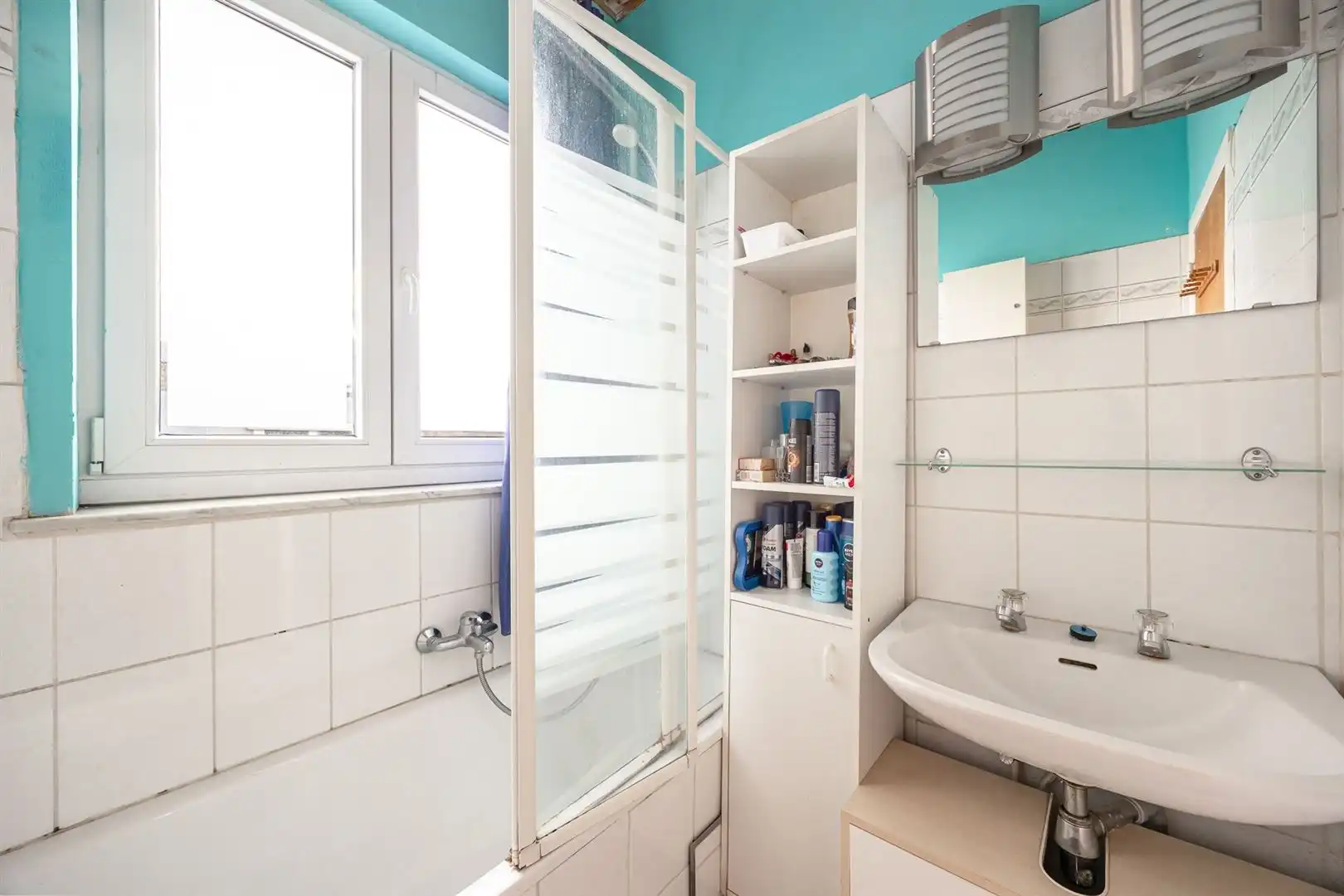 Appartement met potentieel en dubbele parkeermogelijkheid in hartje Merksem foto 12