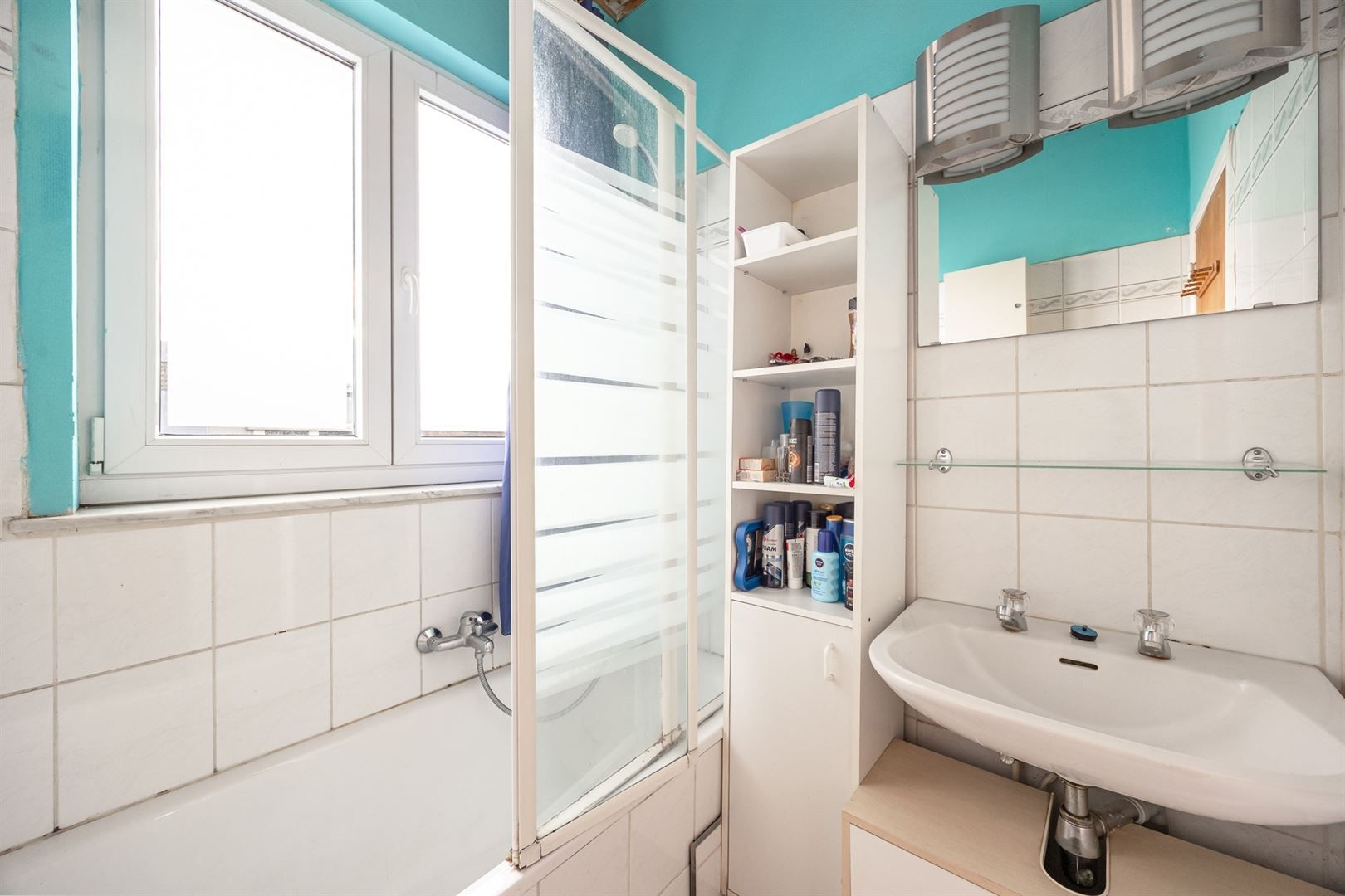 Appartement met potentieel en dubbele parkeermogelijkheid in hartje Merksem foto 12