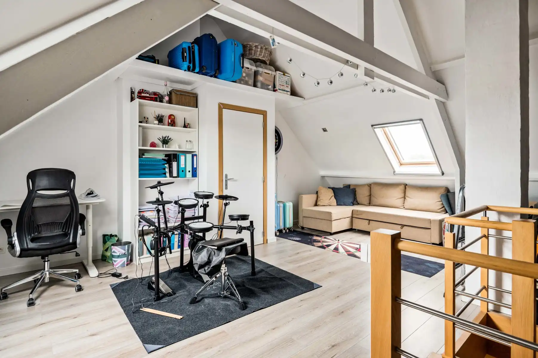 Gelijkvloers wonen met twee achterliggende garageboxen + oprit foto 22