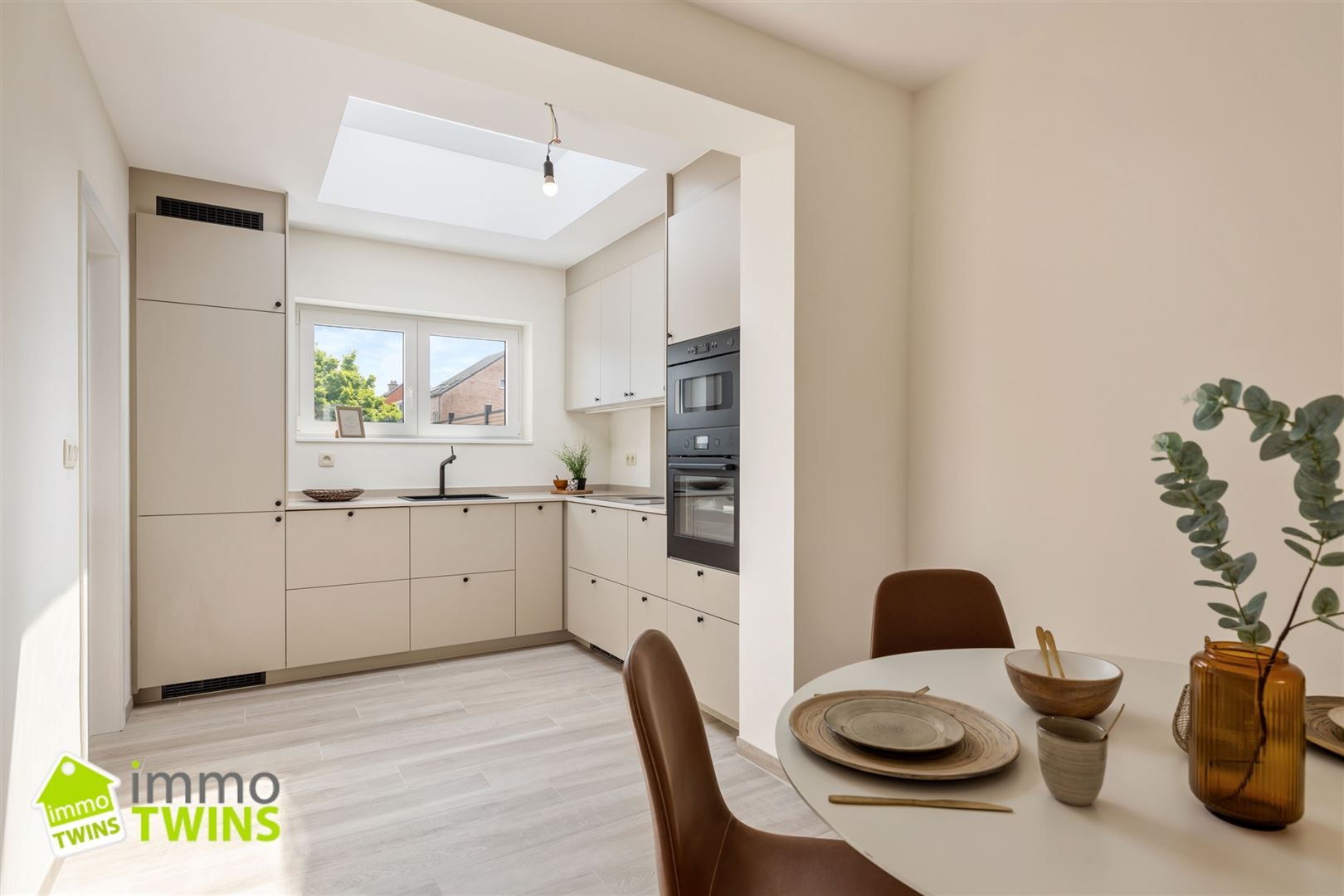 Volledig gerenoveerde woning in het hart van Kemzeke foto 5