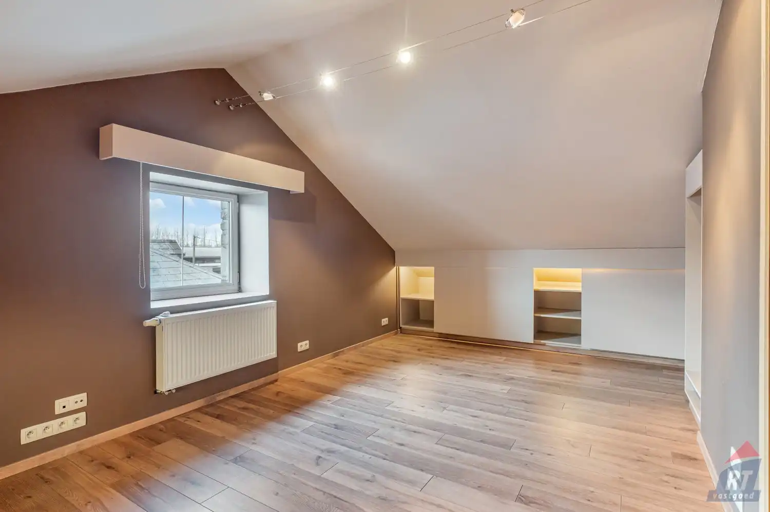 Charmante open bebouwing met 4 slaapkamers en zonnige tuin in het gezellige Velm foto 16