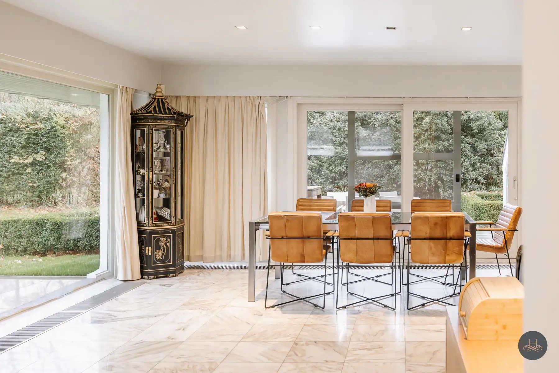 Functionele villa te koop met prachtige bomen op toplocatie foto 11