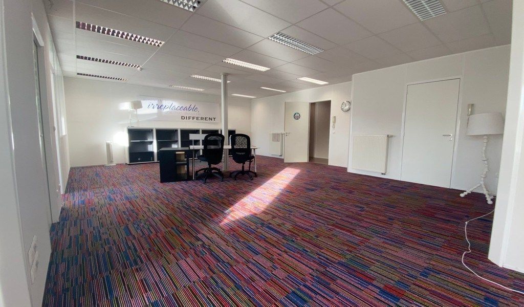 Instapklaar kantoor te huur in Brandstraat, Lokeren foto 10