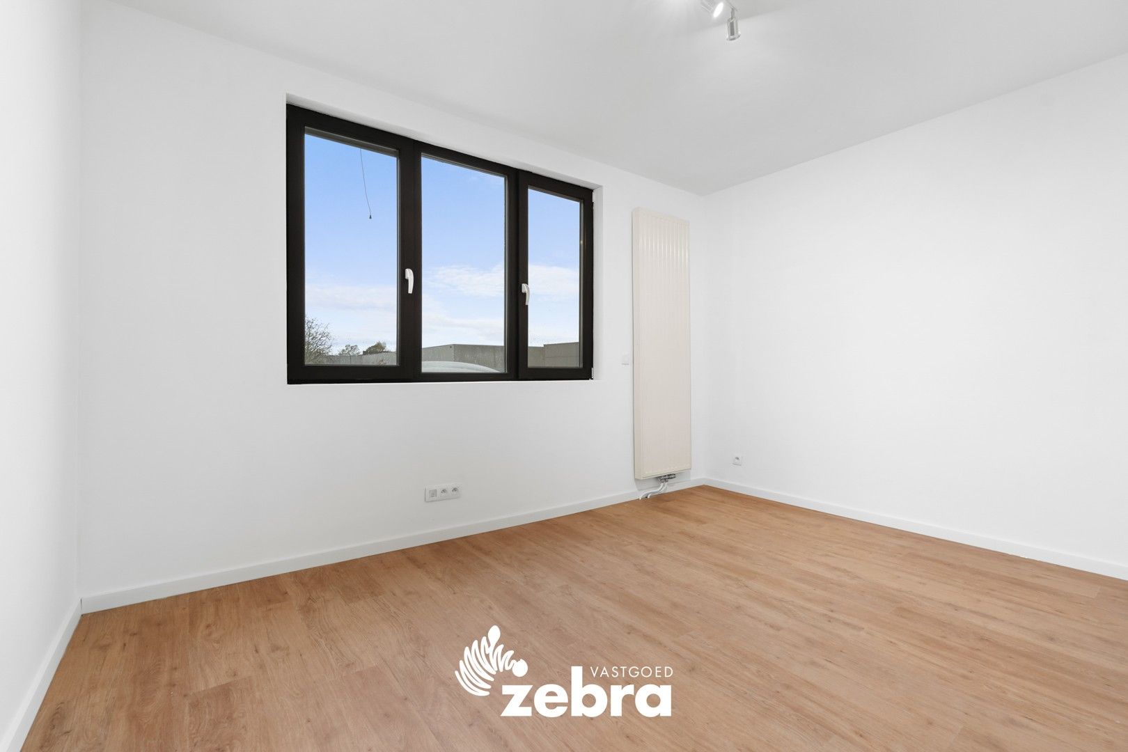 Gerenoveerde woning met 4 slaapkamers en 2 badkamers te Roeselare! foto 12