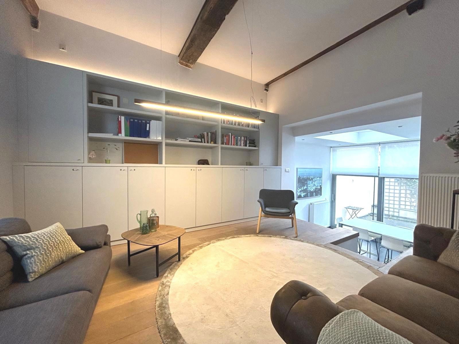 Bemeubelde woning nabij Vismarkt foto 2