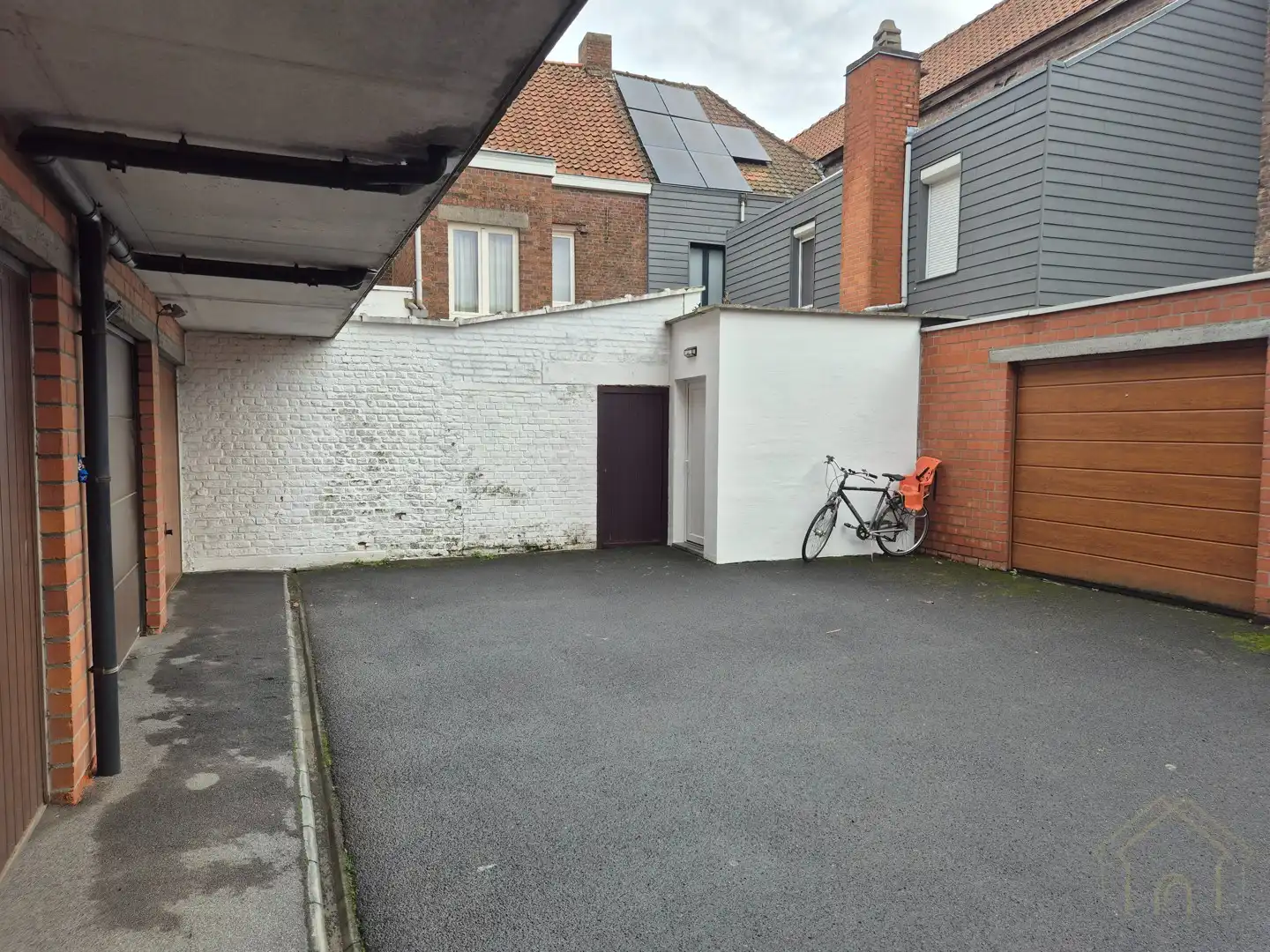 Instapklare woning met aparte werk- of praktijkruimte in het centrum van Lauwe foto 6