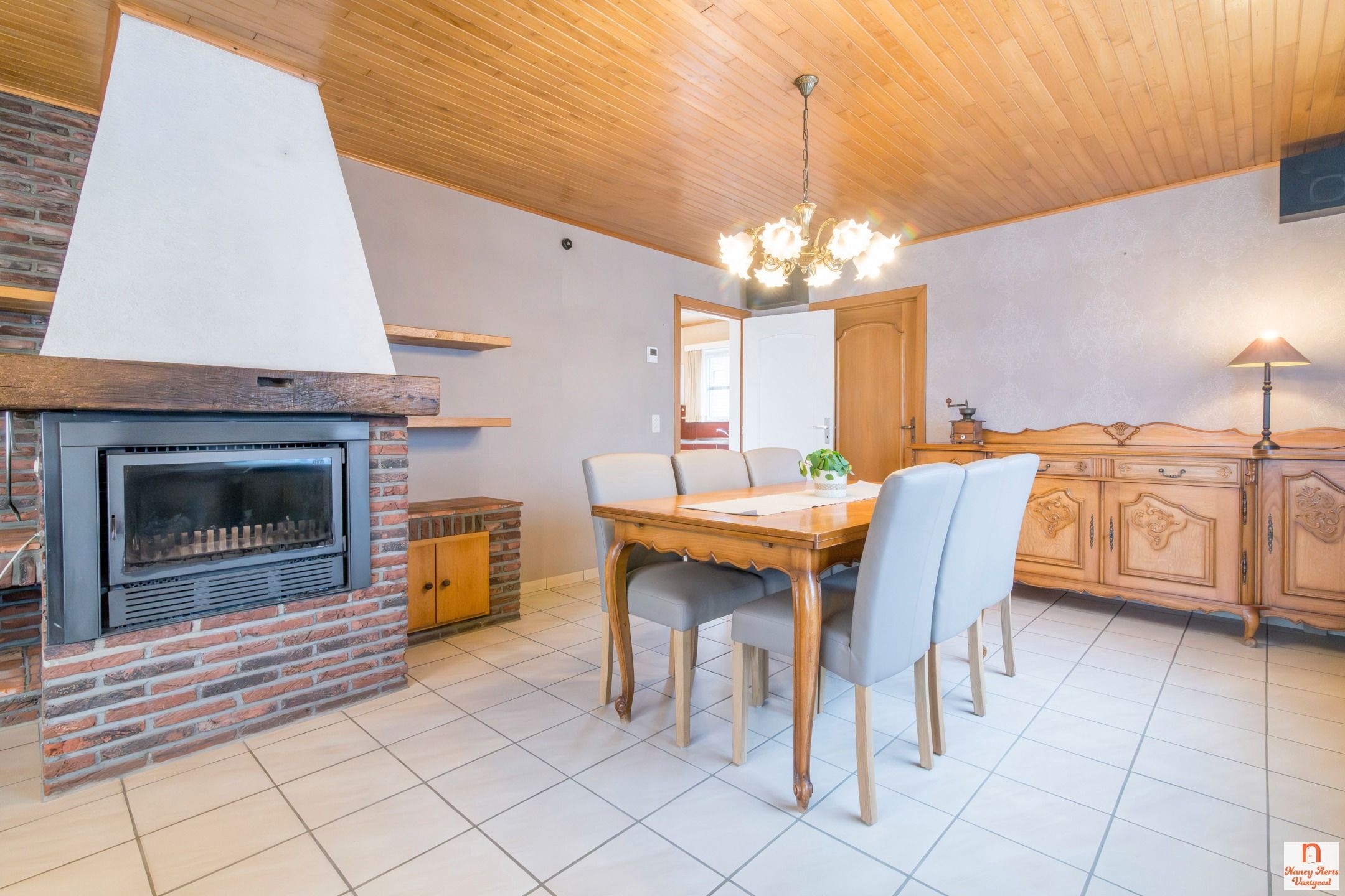 Split-level woning met grote tuin en vrij uitzicht foto 9