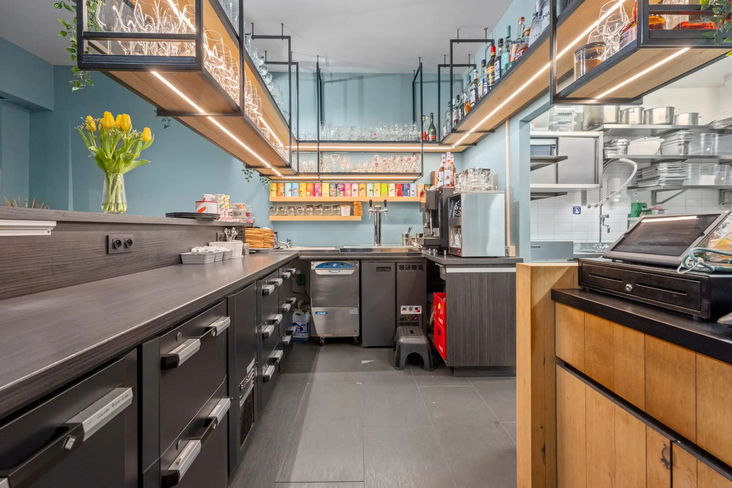 Ingerichte horecazaak te Heist-aan-Zee foto 8