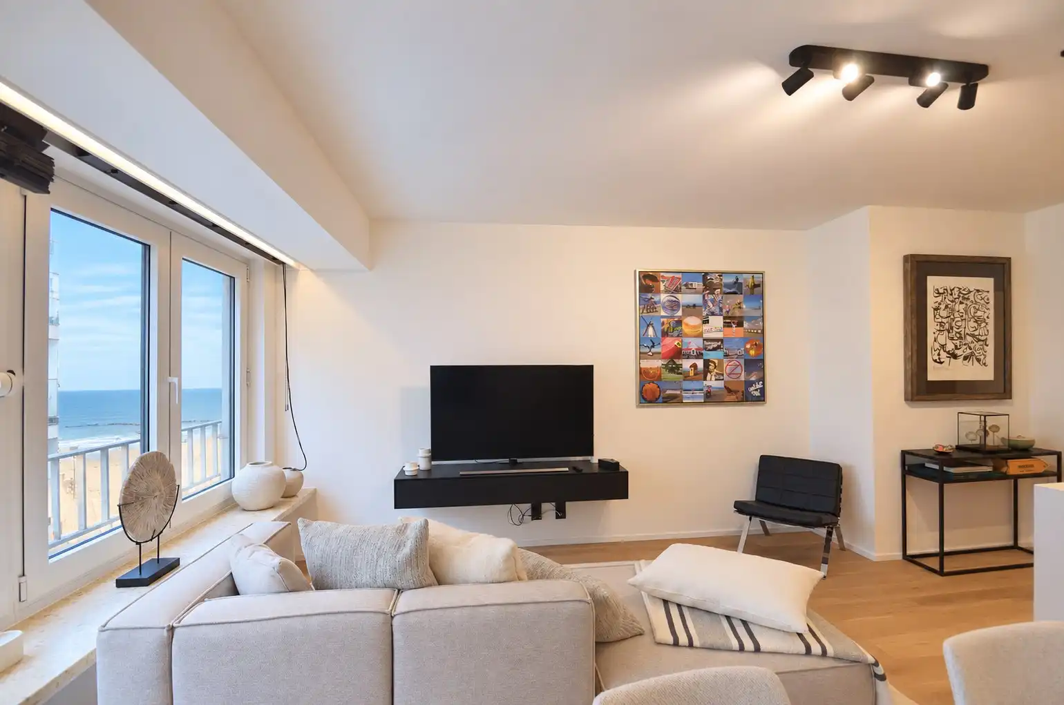 Volledig gerenoveerd appartement met een mooi zeezicht gelegen tussen het Driehoeksplein en Albertplein. foto 3