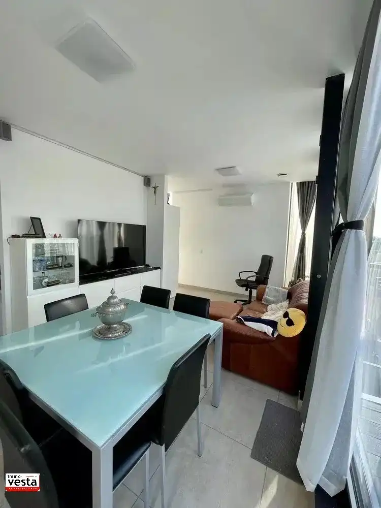 Lichtrijke dakstudio in centrum Sint-Truiden foto 5