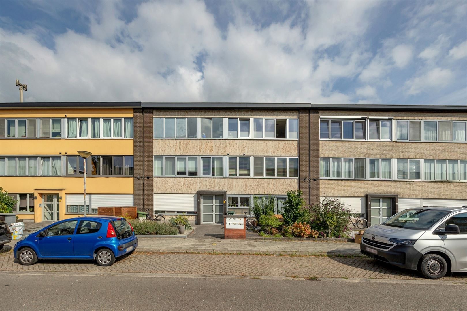 Gerenoveerd appartement (2024) met veranda foto 16
