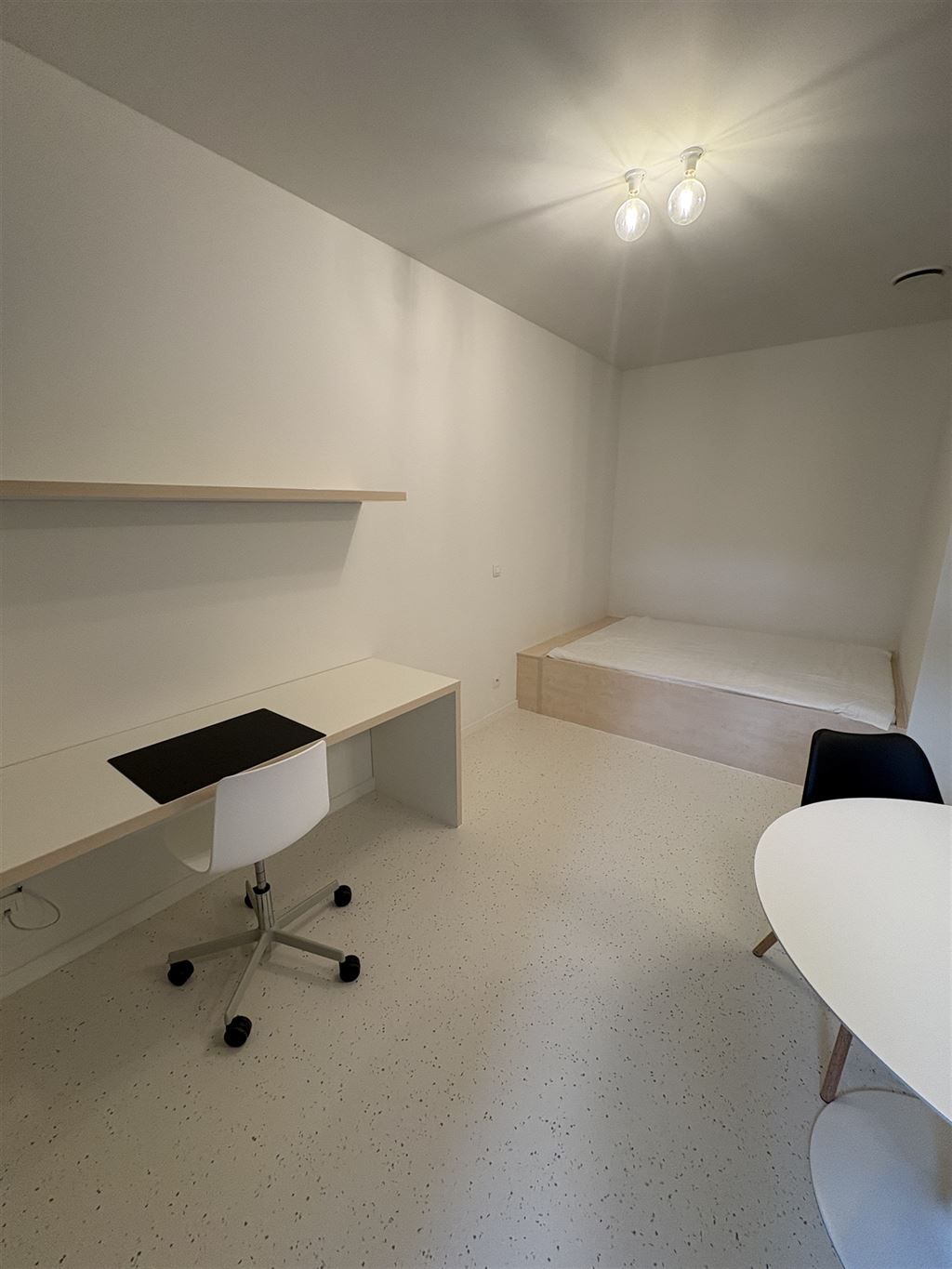 Prachtige hoogwaardige nieuwbouw studentenkamer in hartje Leuven.  foto 4