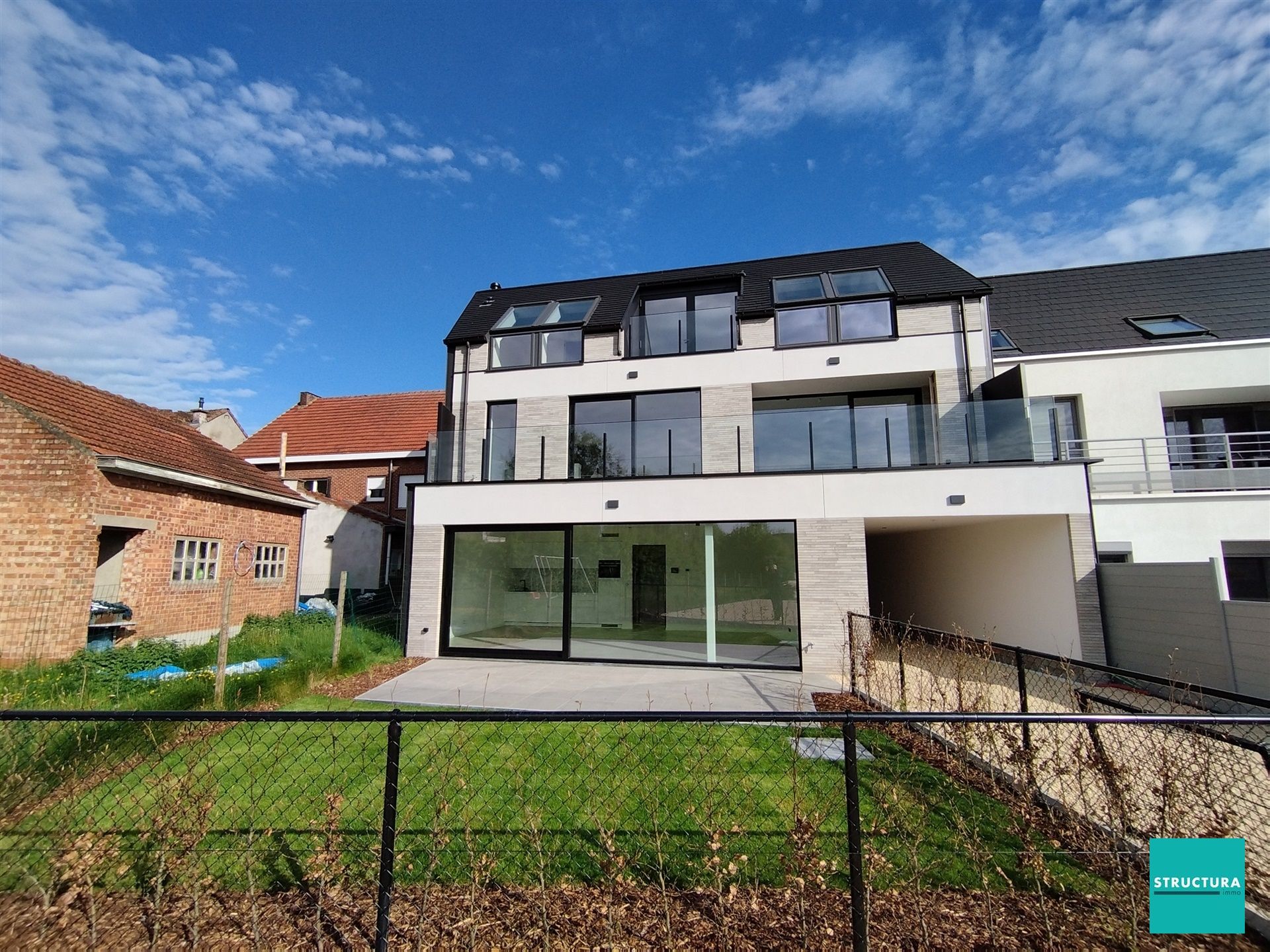 VOLZET-Appartement met 2 slaapkamers en terras foto 2