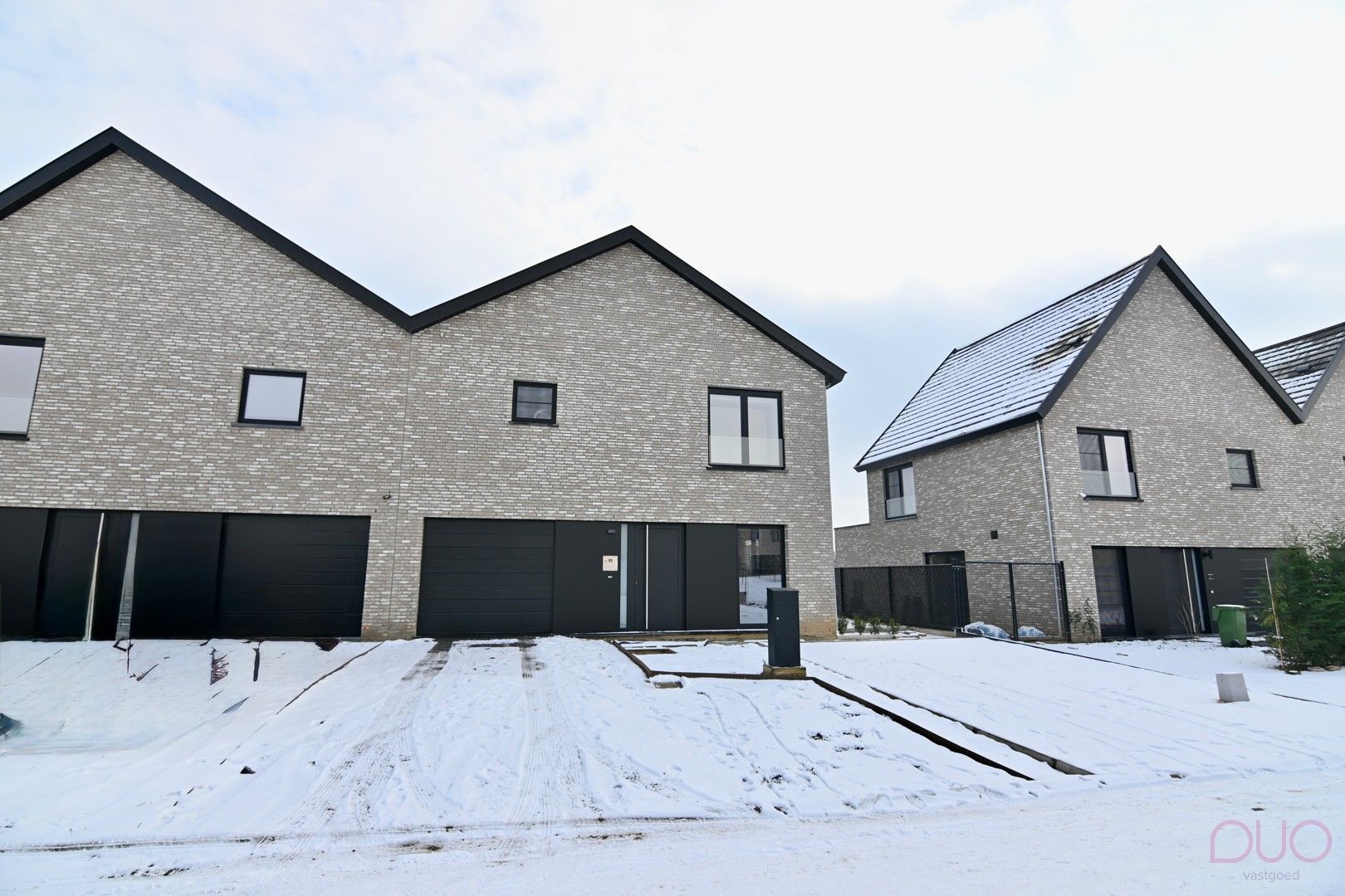 Instapklare halfopen bebouwing uit 2020 in Tongerse stadsrand. foto 26